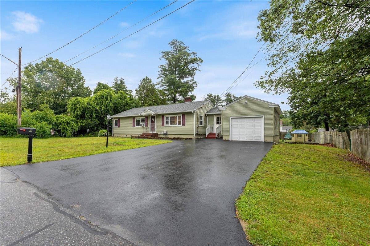 4 Linda St, Salem, NH 03079
