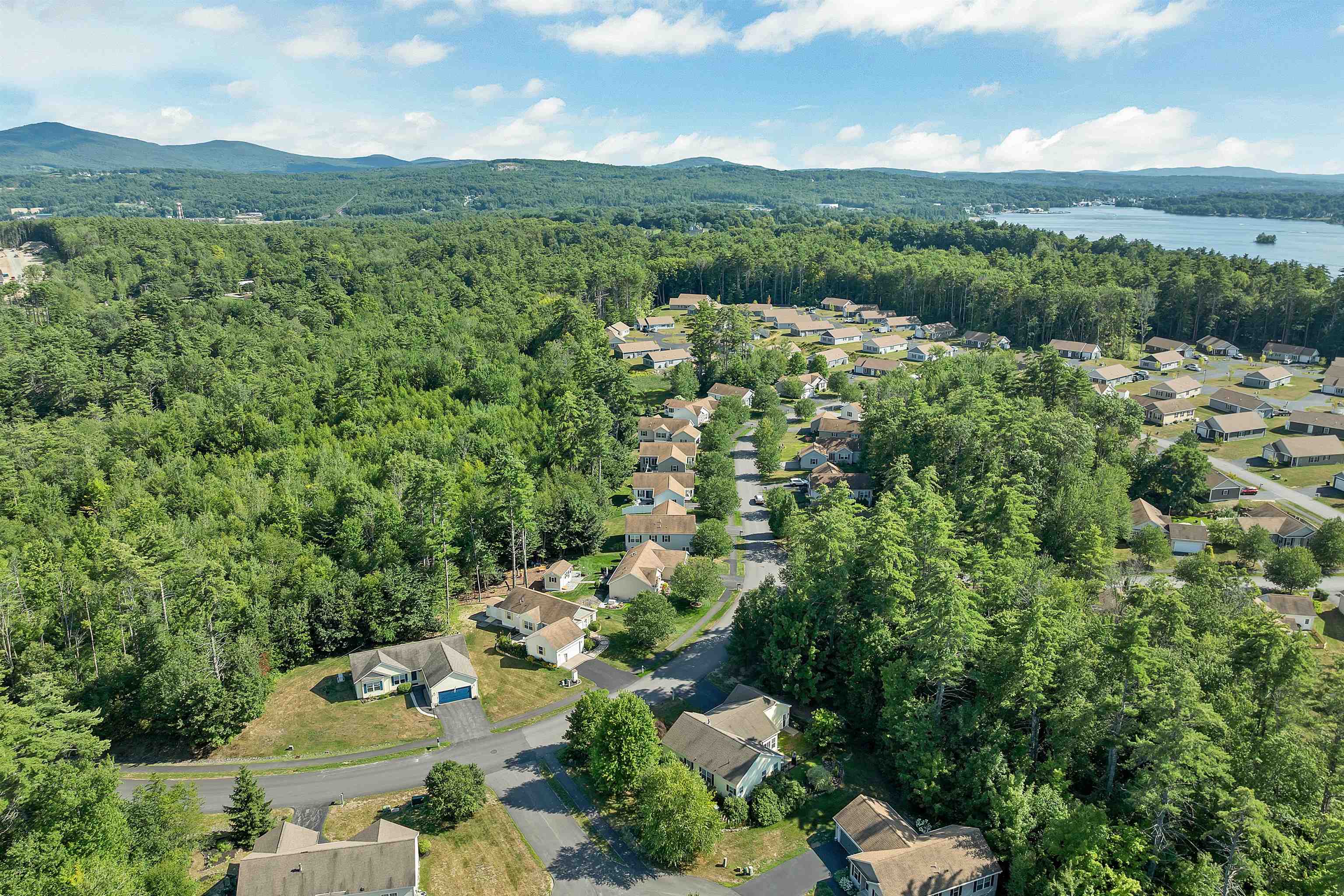 70 Sarasota Ln, Laconia, NH 03246