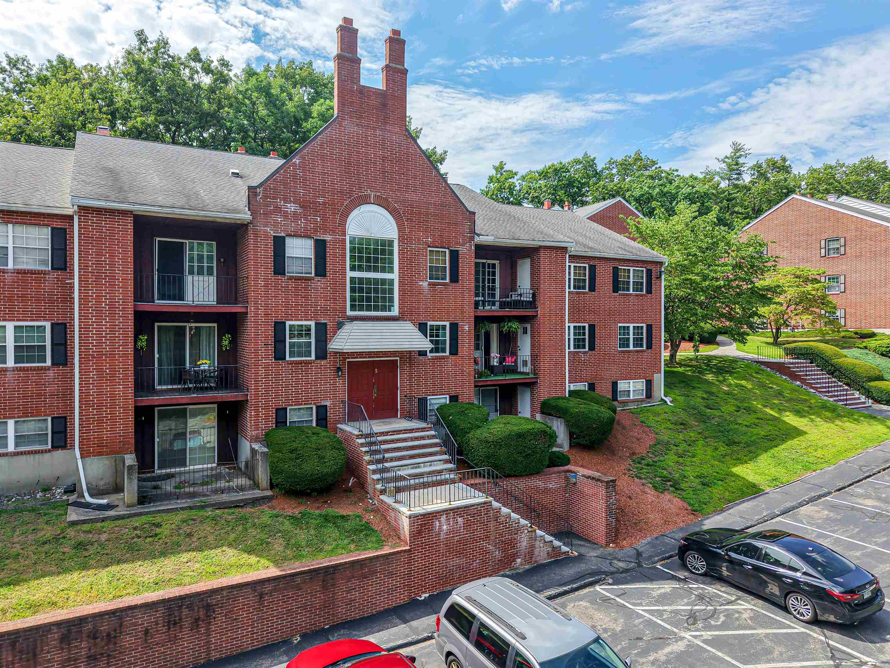 5 Louisburg Sq #11, Nashua, NH 03060