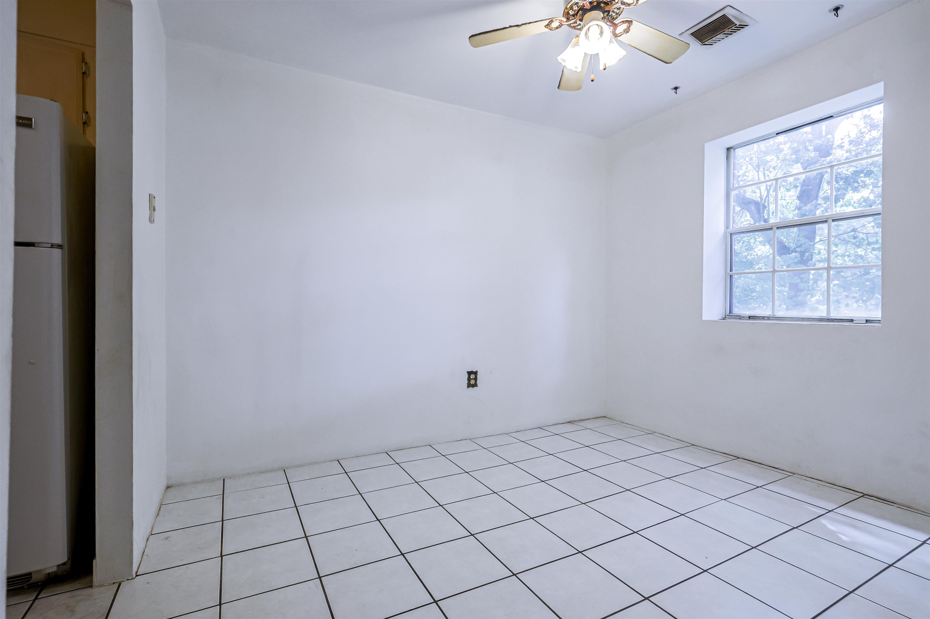 5 Louisburg Sq #11, Nashua, NH 03060
