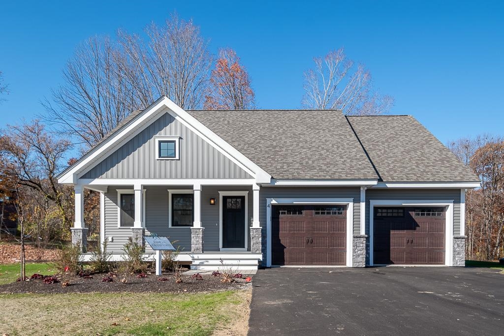 20 Edgewater Dr, Brentwood, NH 03833