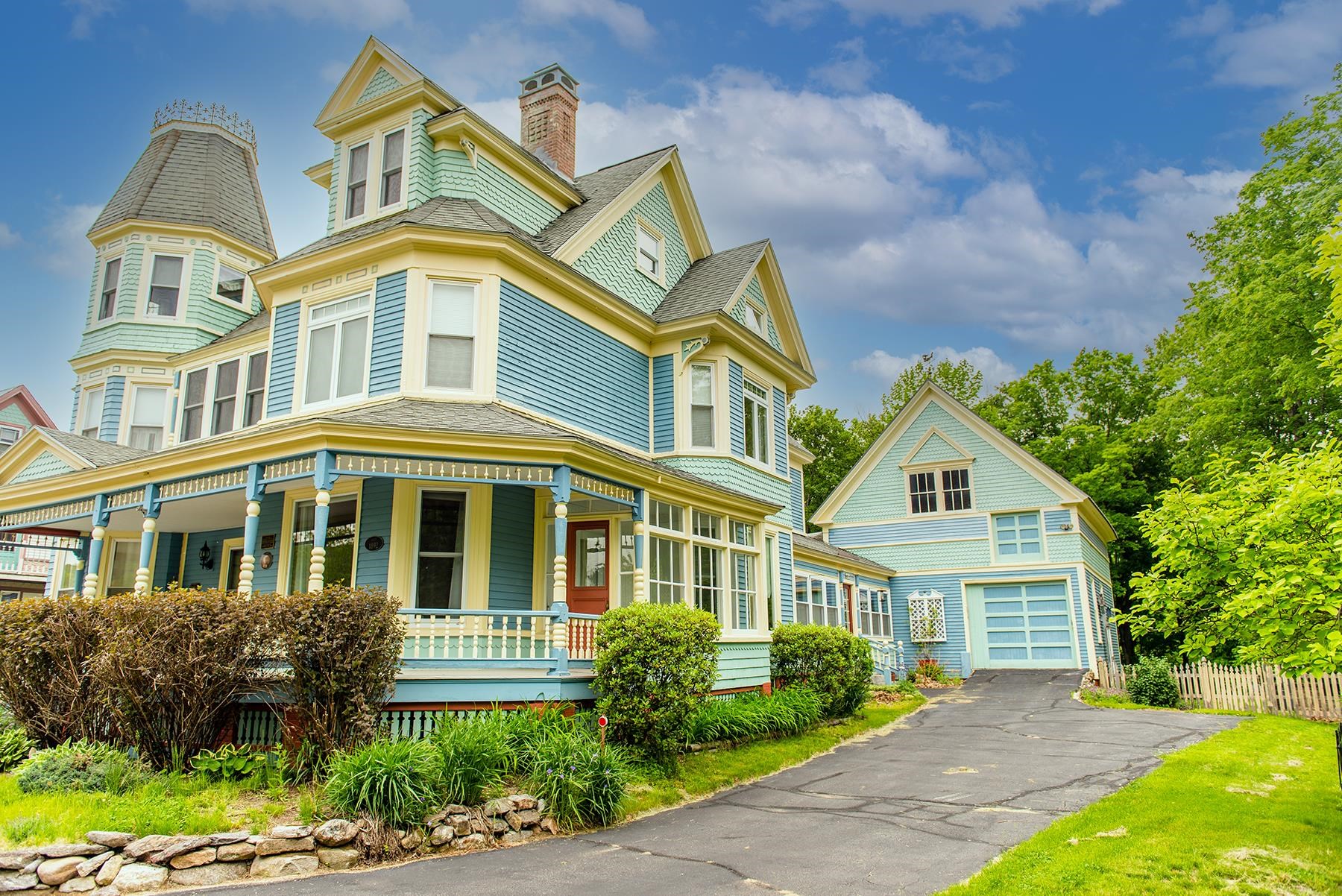 2 Prospect Ter, Gorham, NH 03581