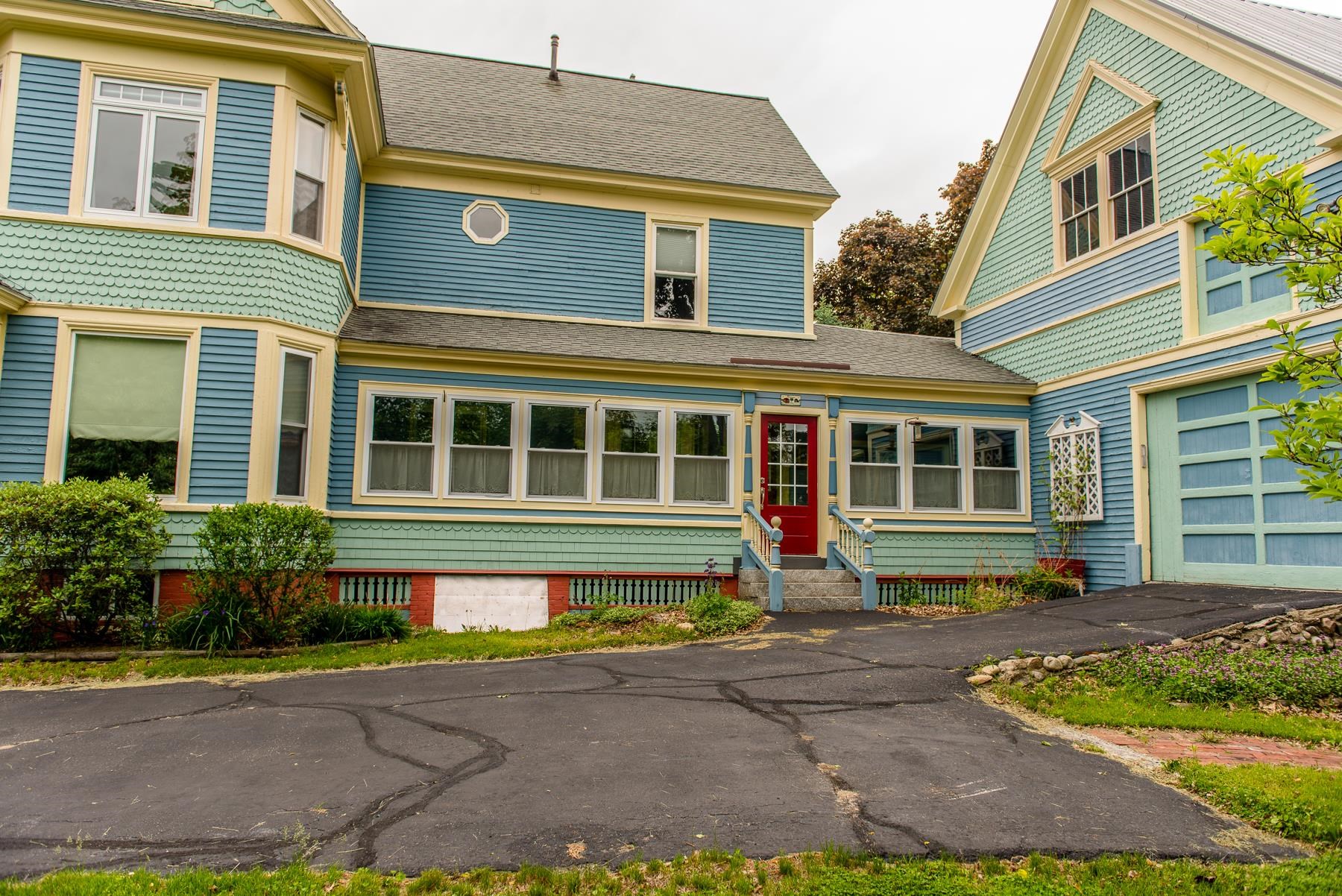 2 Prospect Ter, Gorham, NH 03581