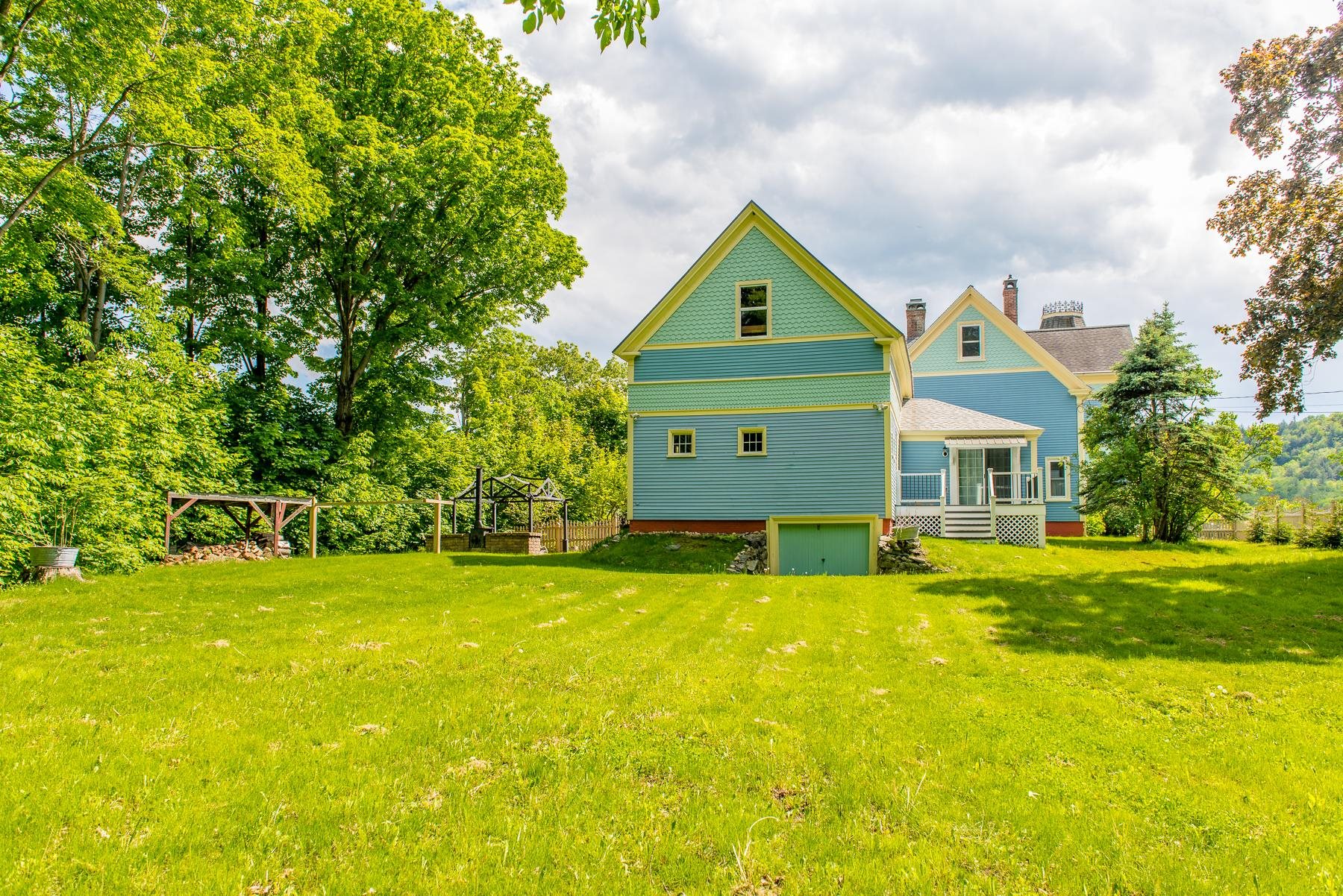 2 Prospect Ter, Gorham, NH 03581