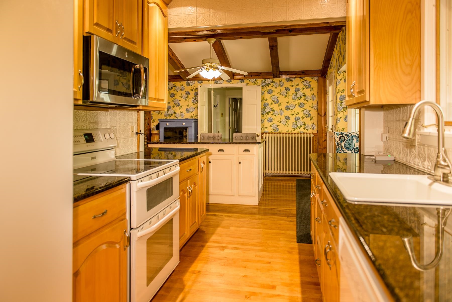2 Prospect Ter, Gorham, NH 03581