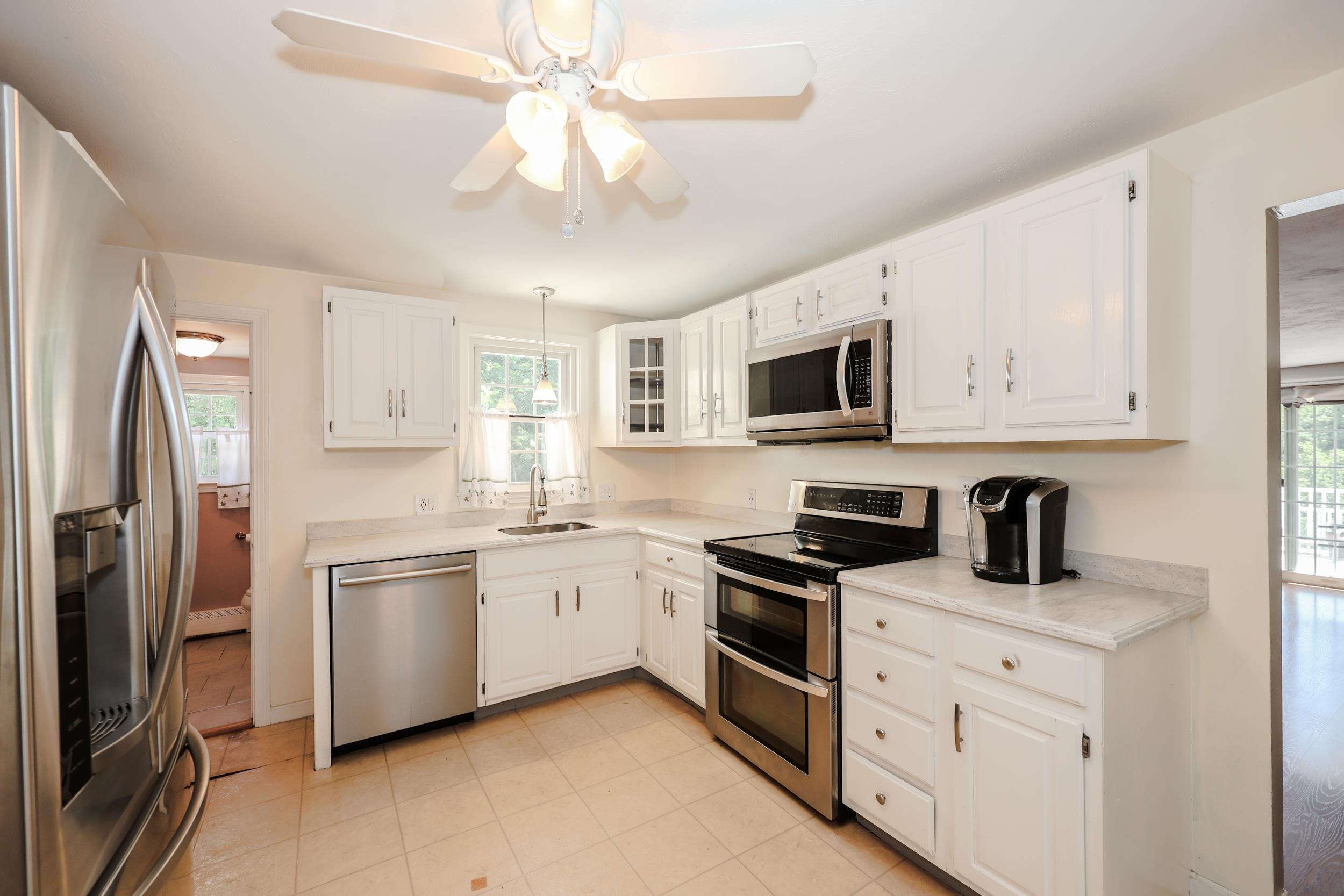 Modern appliances 25925391