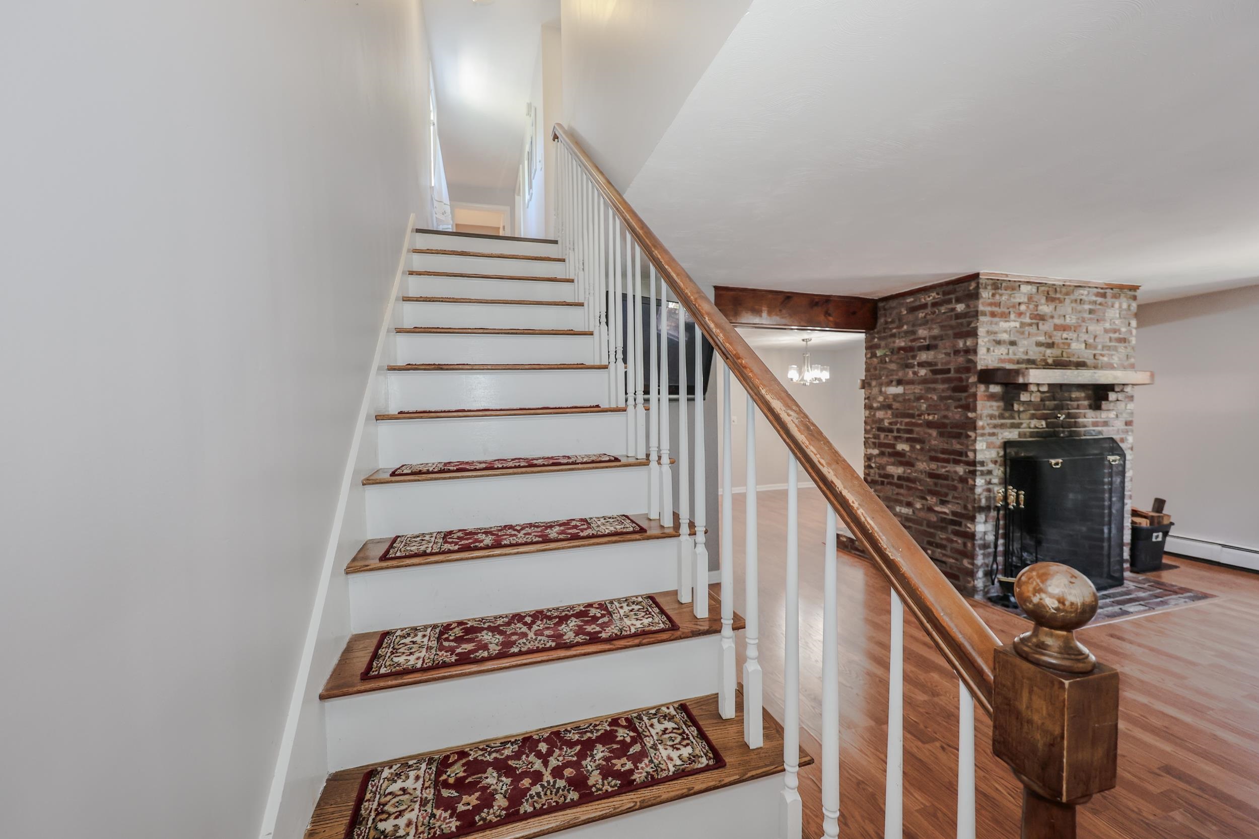 Upstairs 25925376
