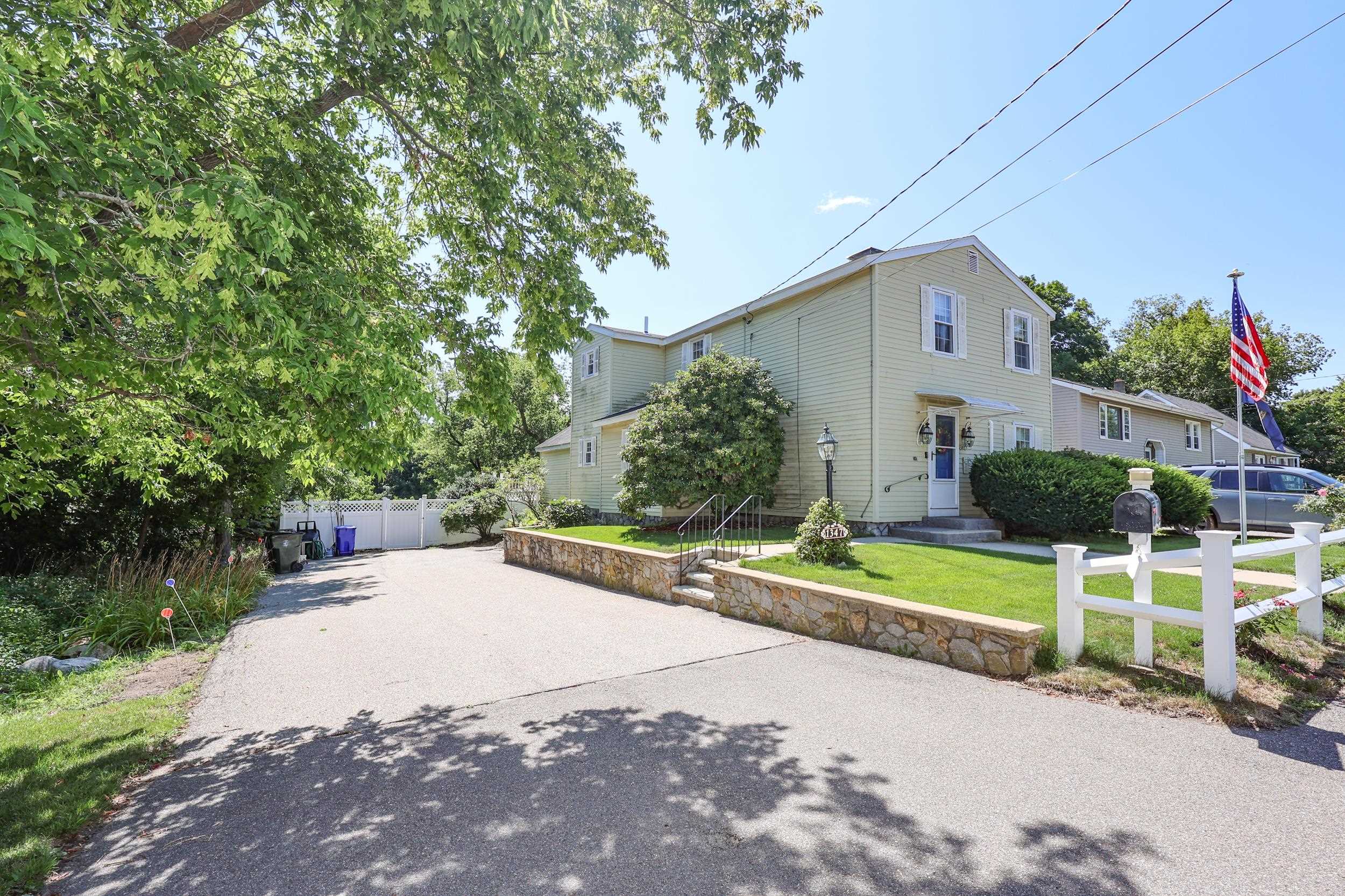 1347 Candia Rd, Manchester, NH 03109