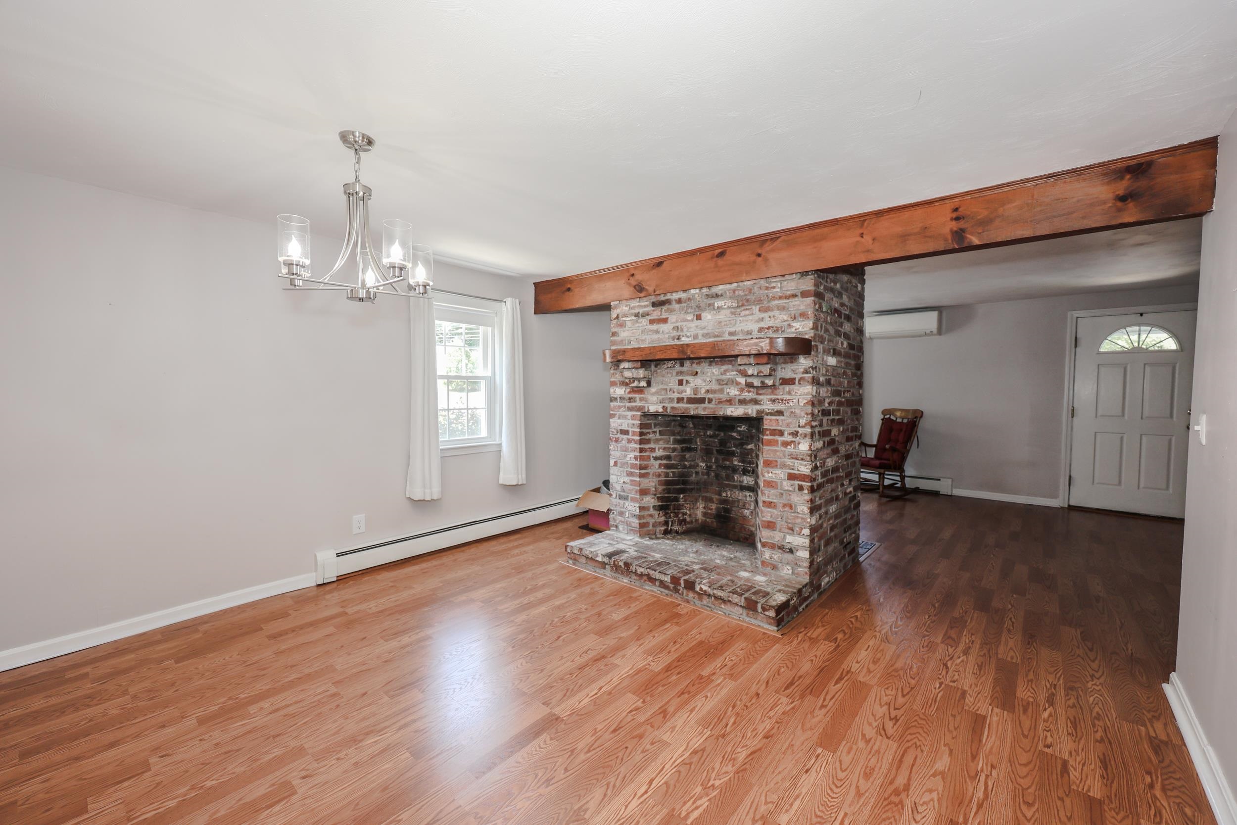 Dining room 25925382