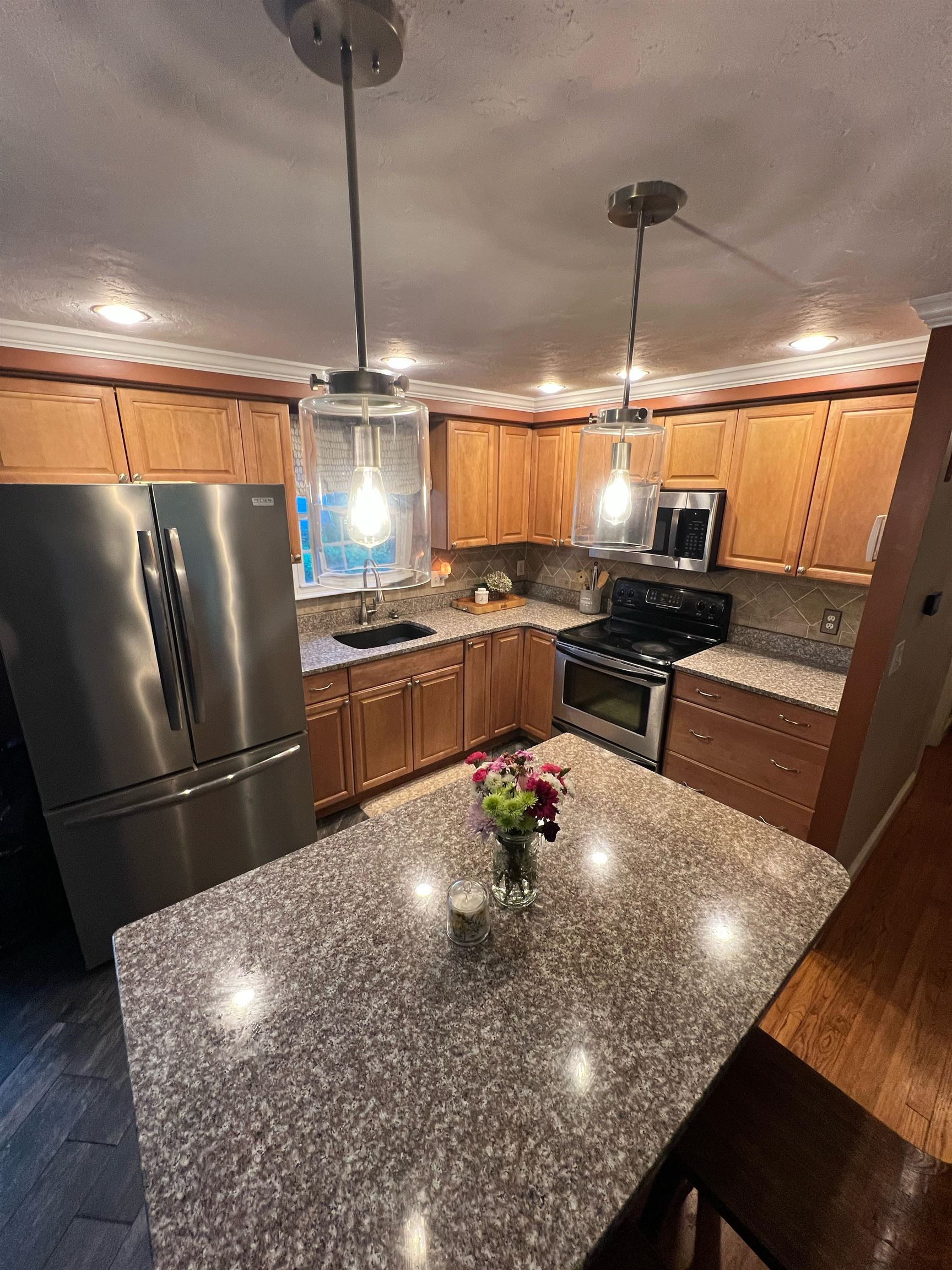 3 Hidden Valley Rd, Windham, NH 03087