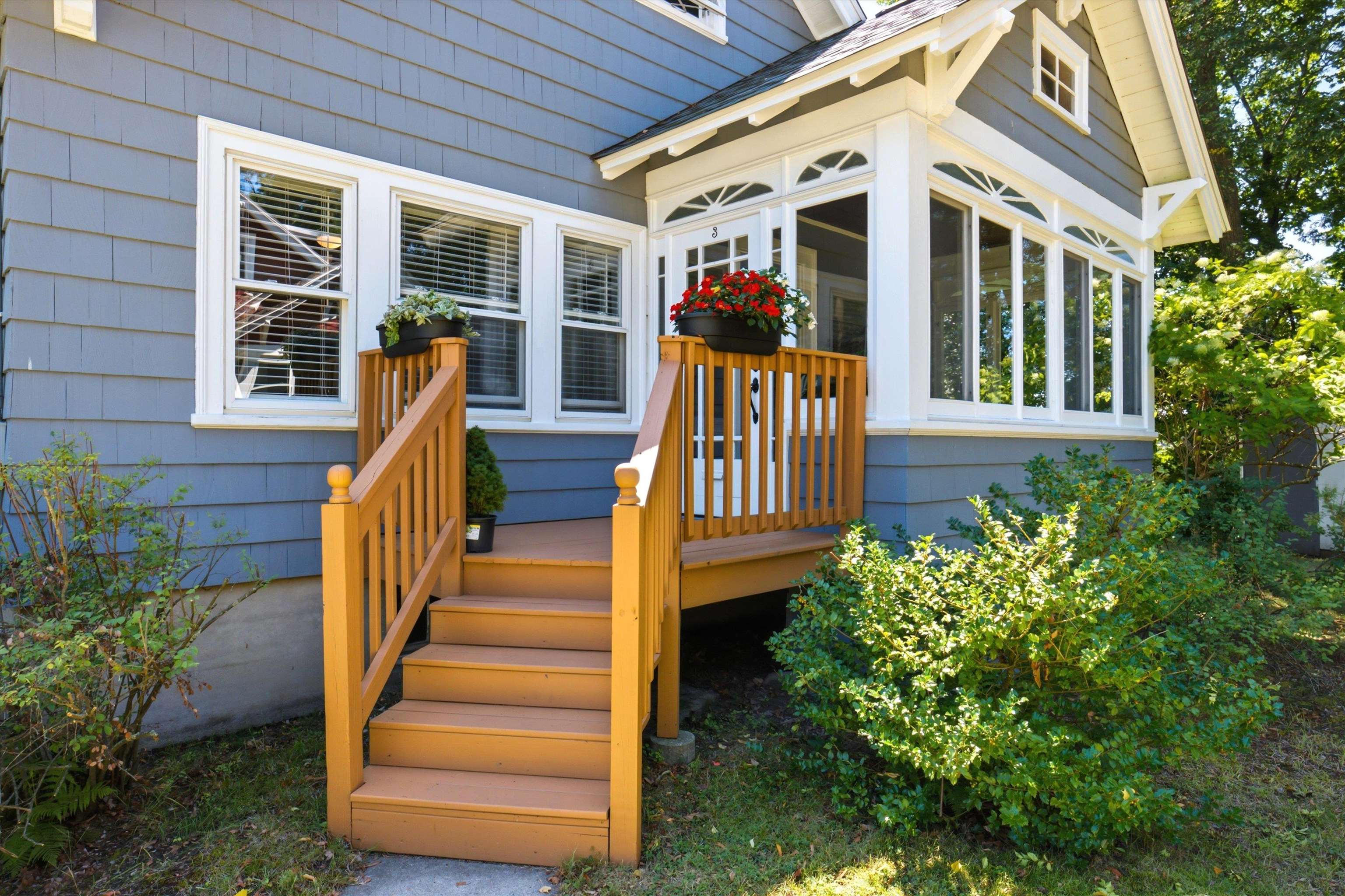 3 Maxham Ave, Nashua, NH 03064-4778