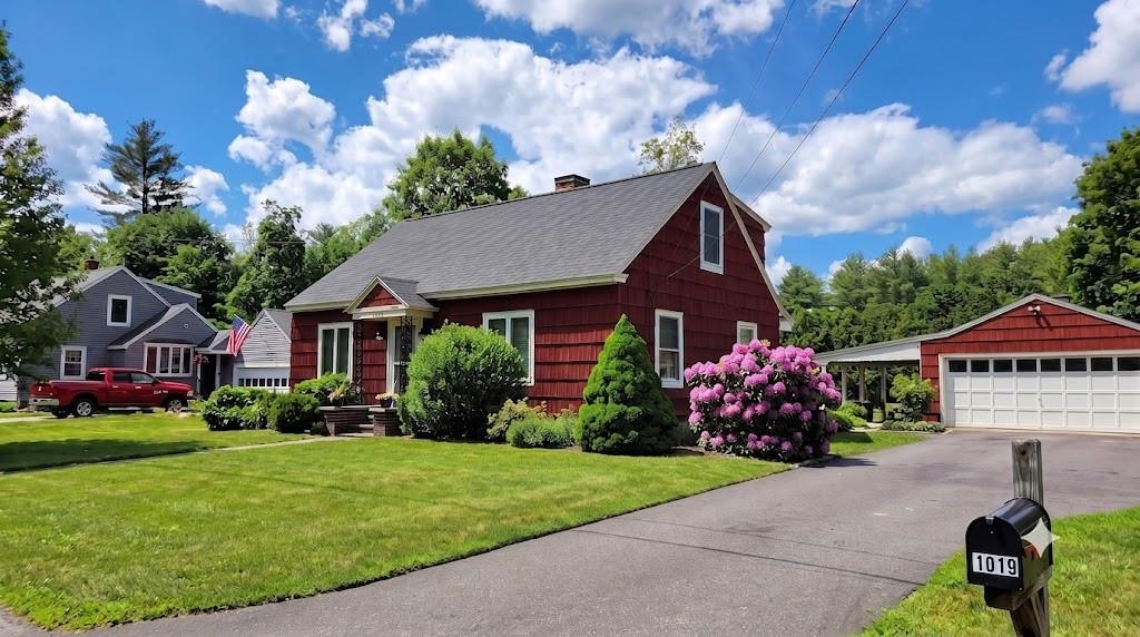 1019 Shirley Ave, Goffstown, NH 03045