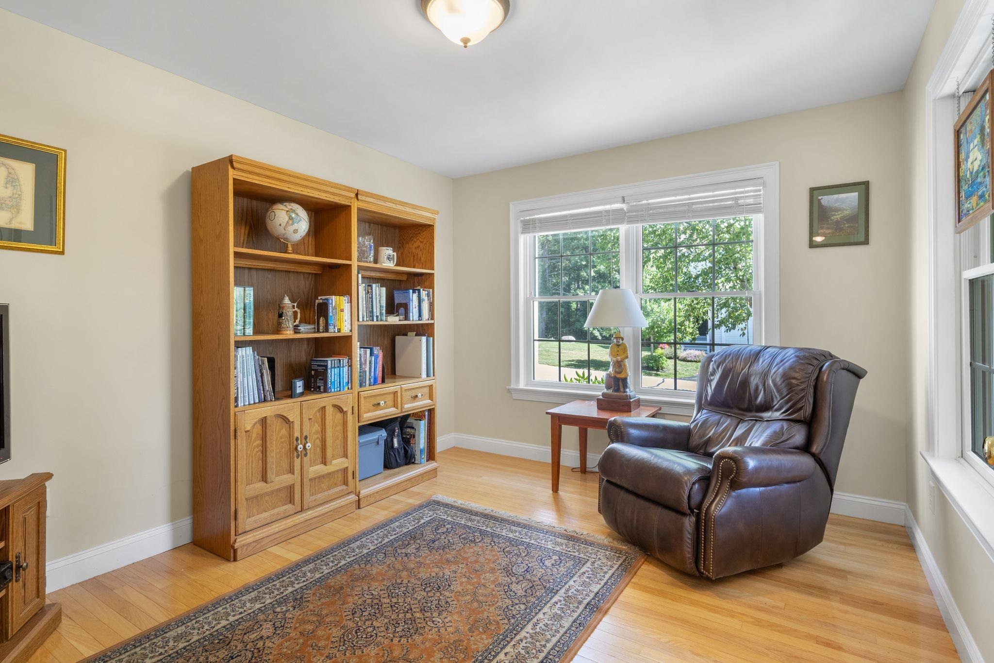 10 Cortland Ave, Stratham, NH 03885