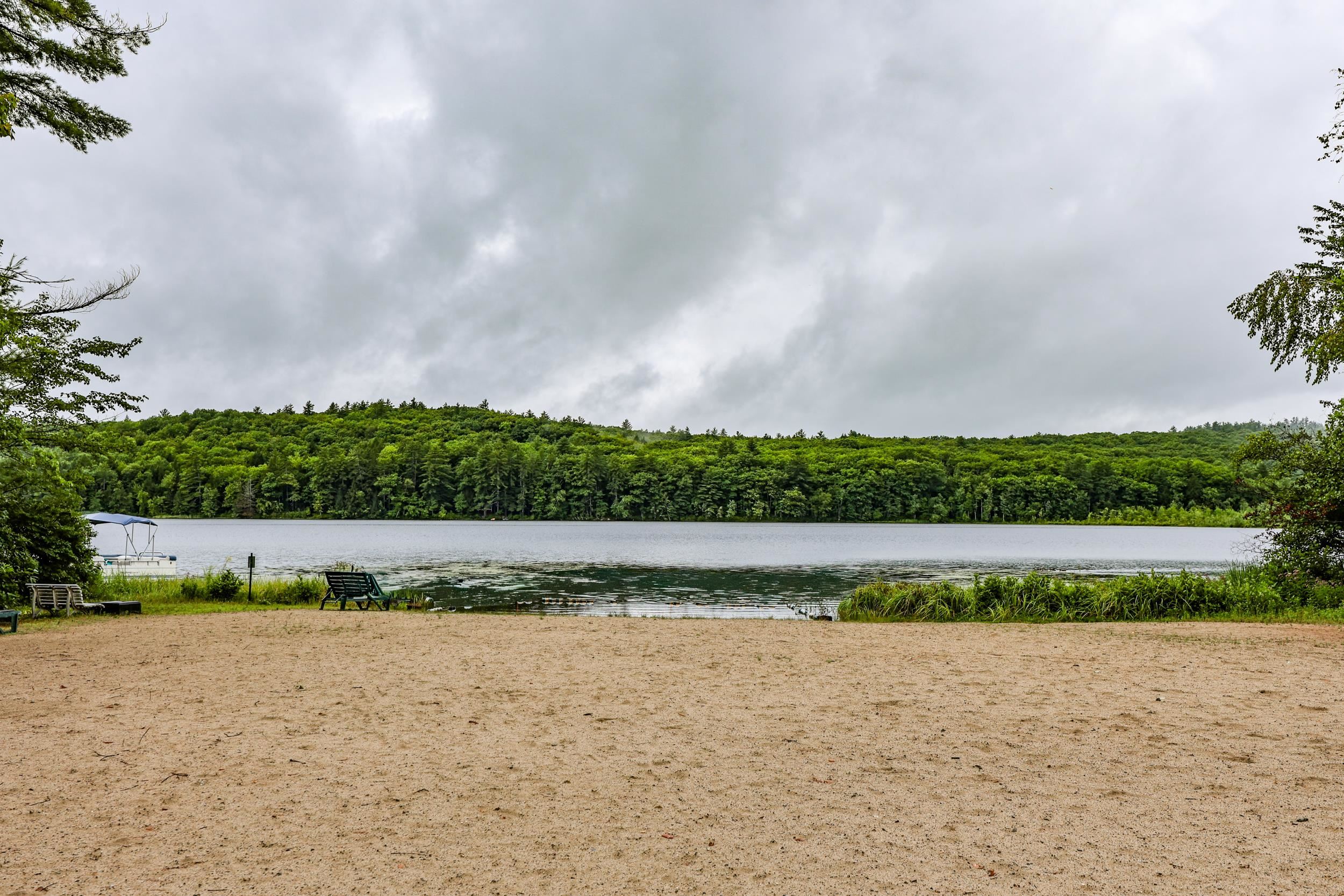 7 Holiday Shore Dr, Dunbarton, NH 03046