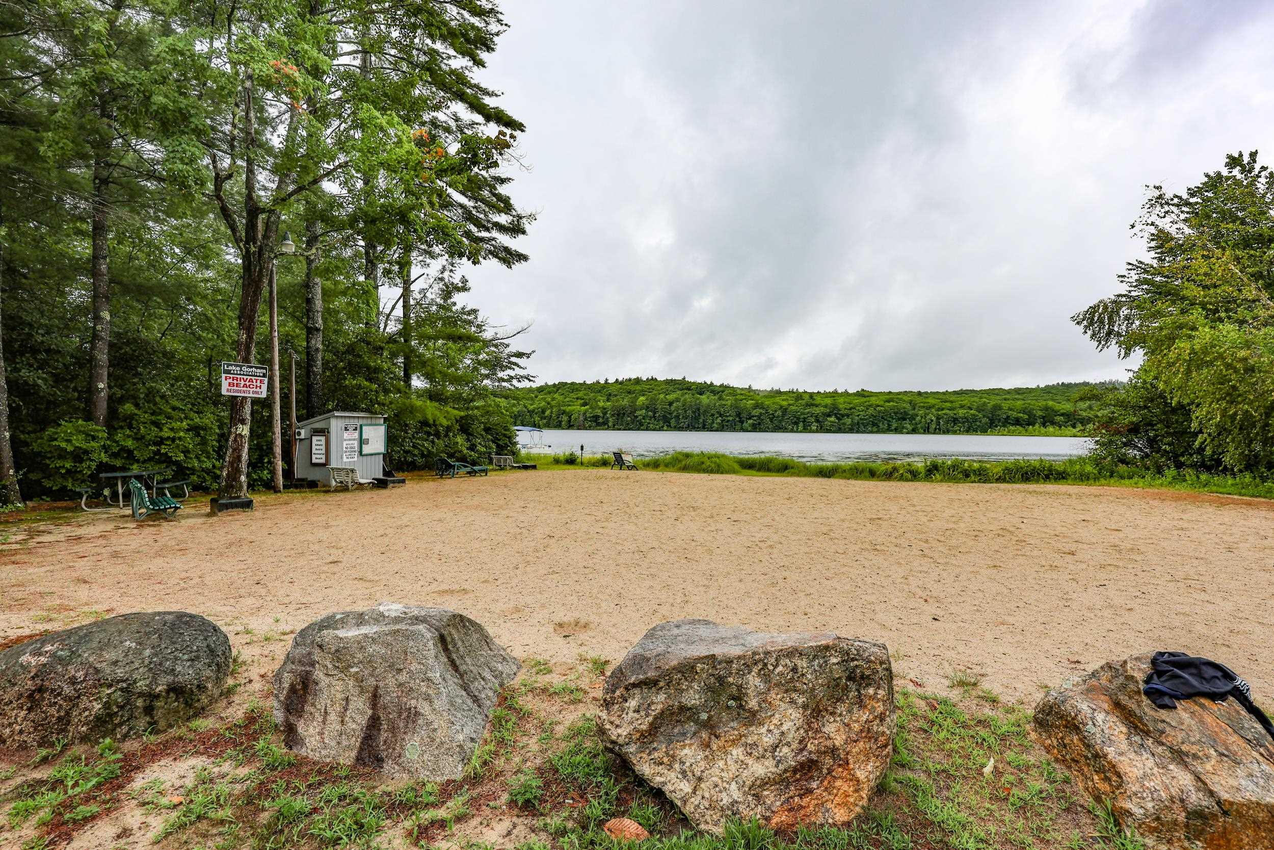 7 Holiday Shore Dr, Dunbarton, NH 03046