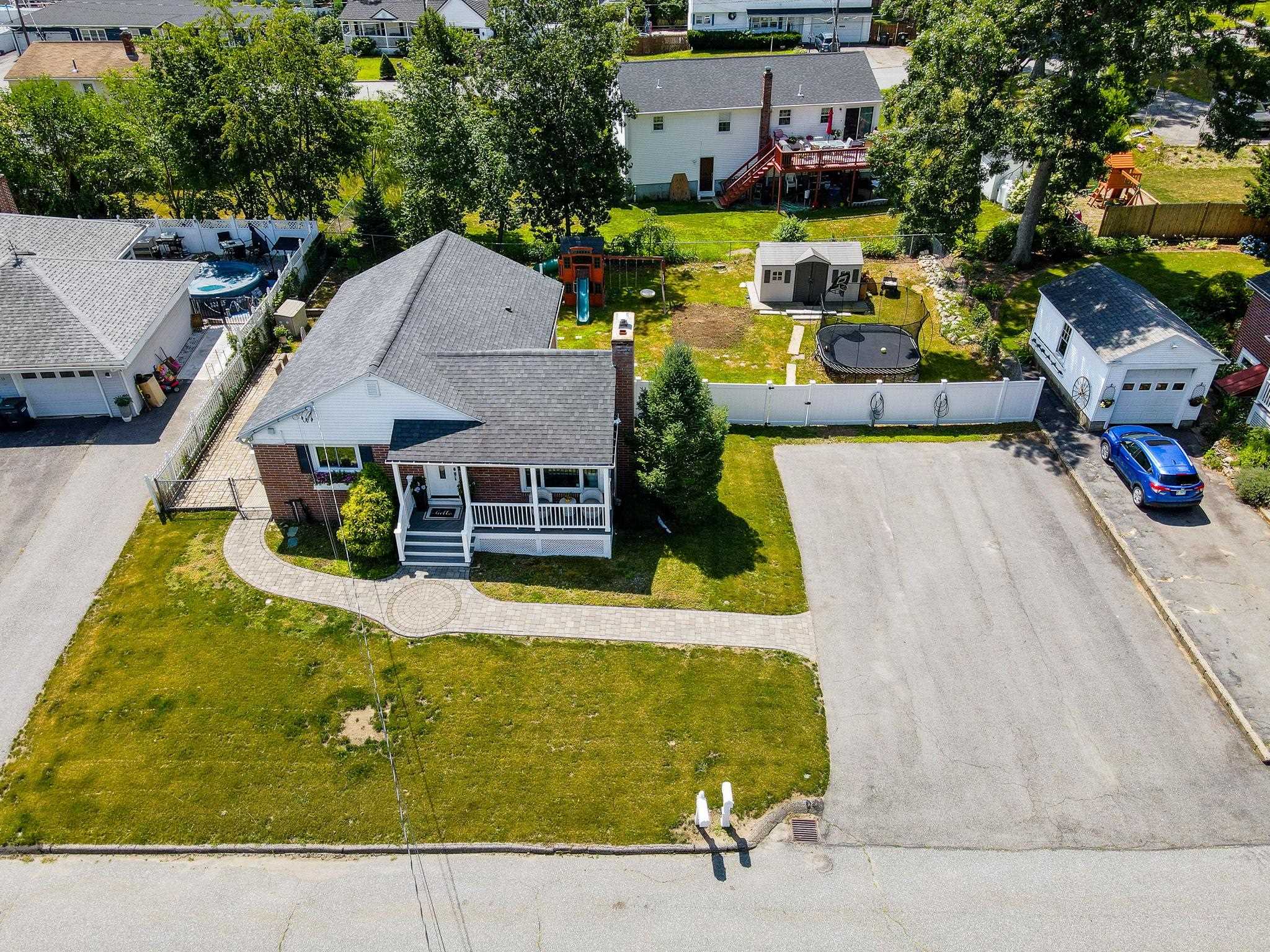 15 Irving St, Salem, NH 03079