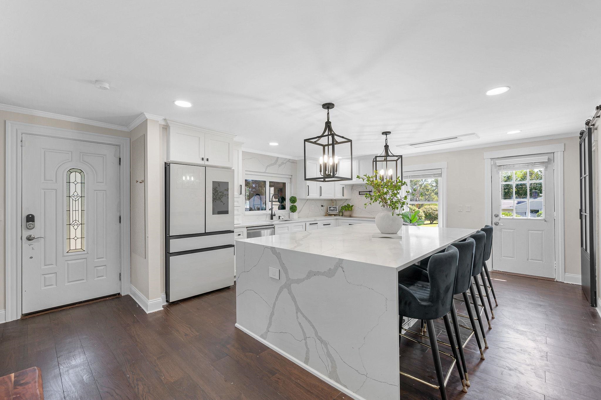 15 Irving St, Salem, NH 03079