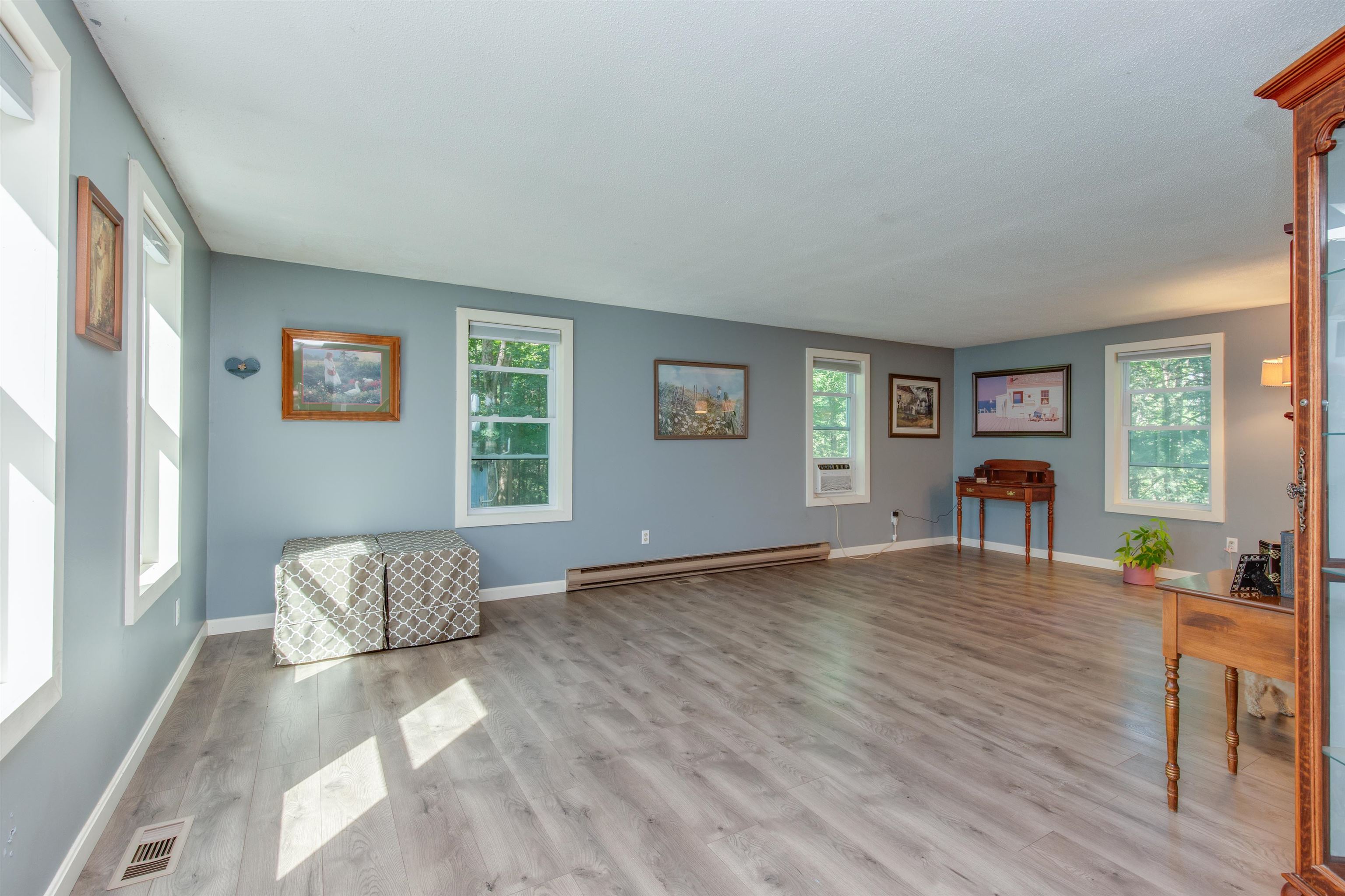 39 Evergreen Cir, Henniker, NH 03242-3174