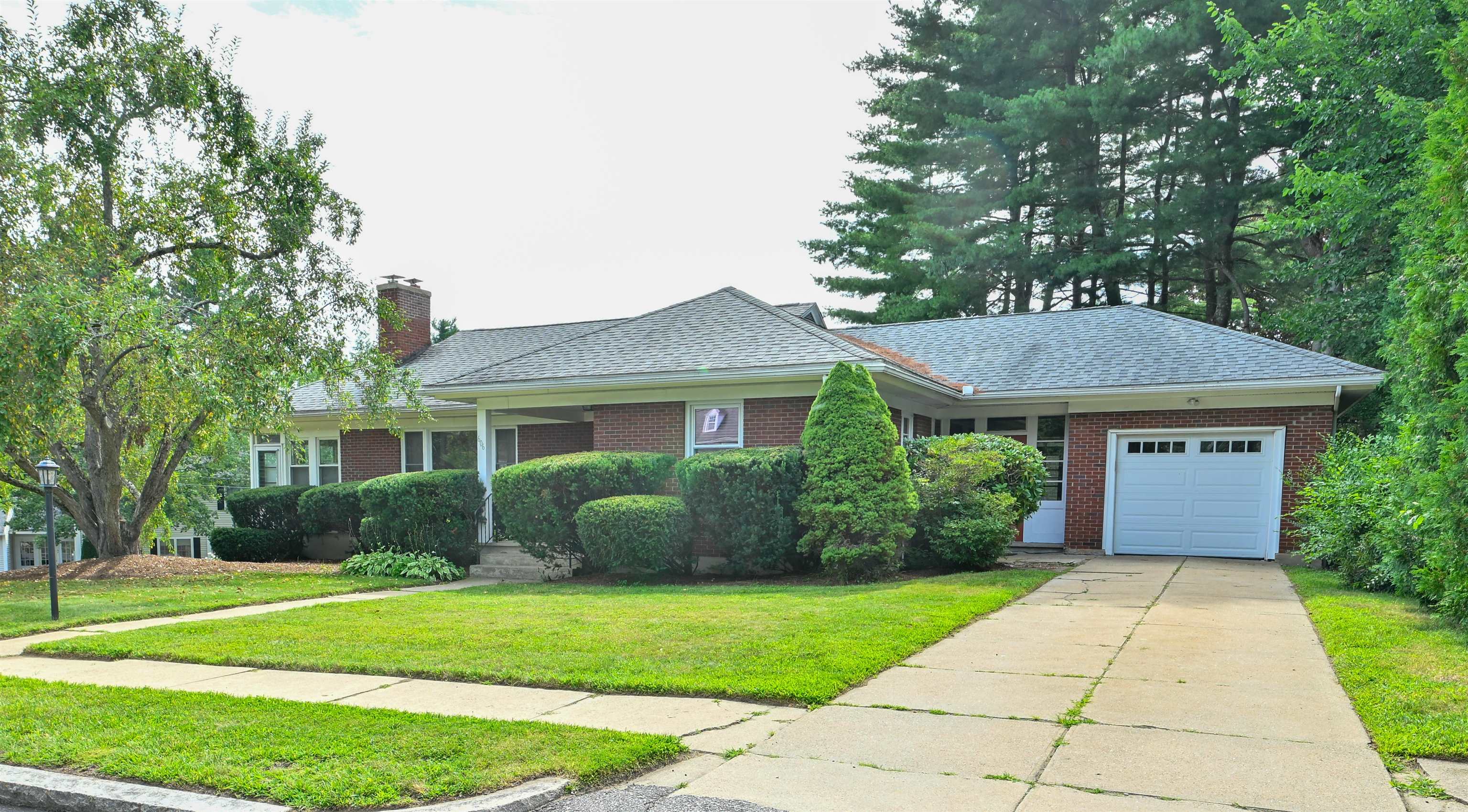 606 Ray St, Manchester, NH 03104