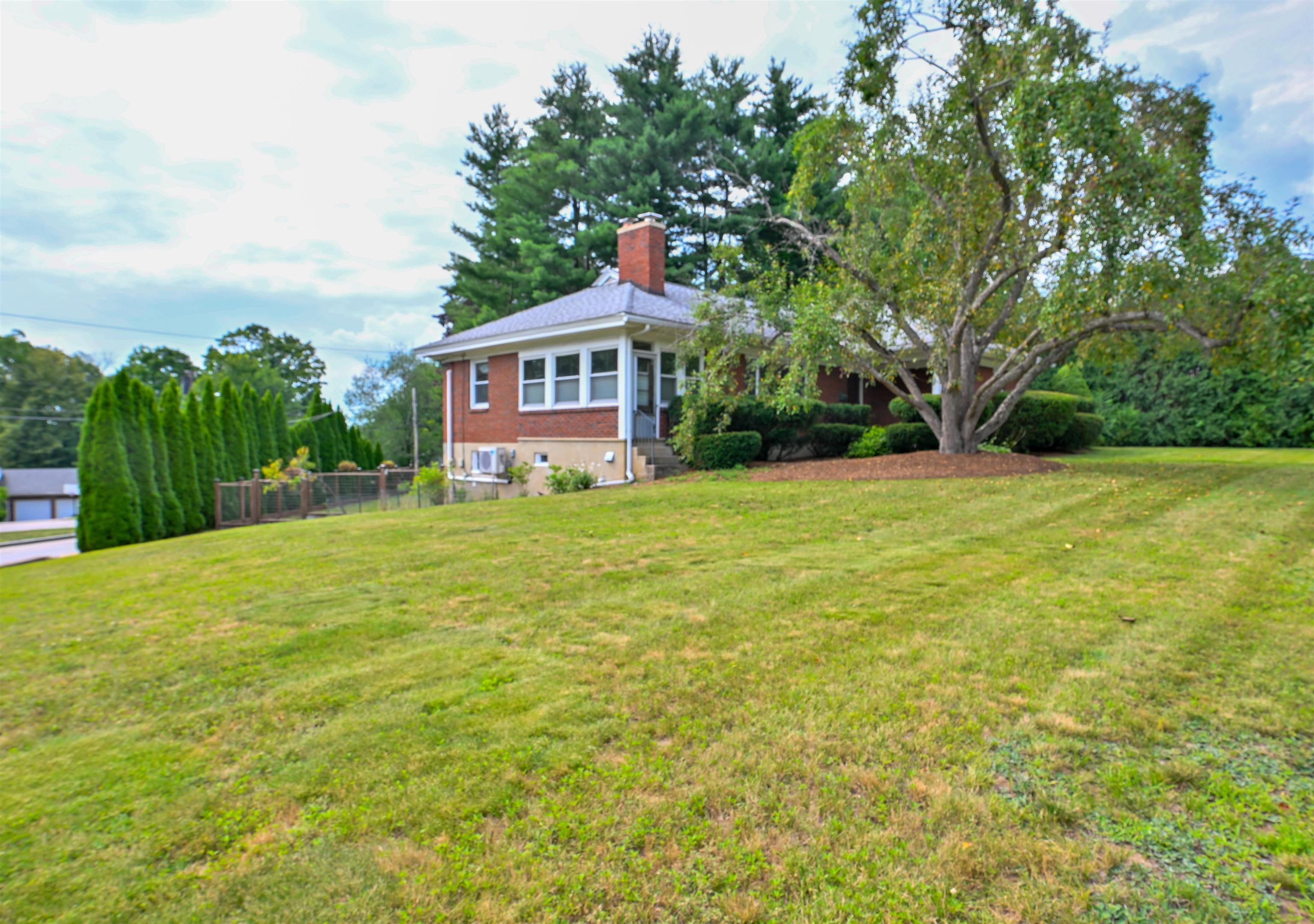 606 Ray St, Manchester, NH 03104