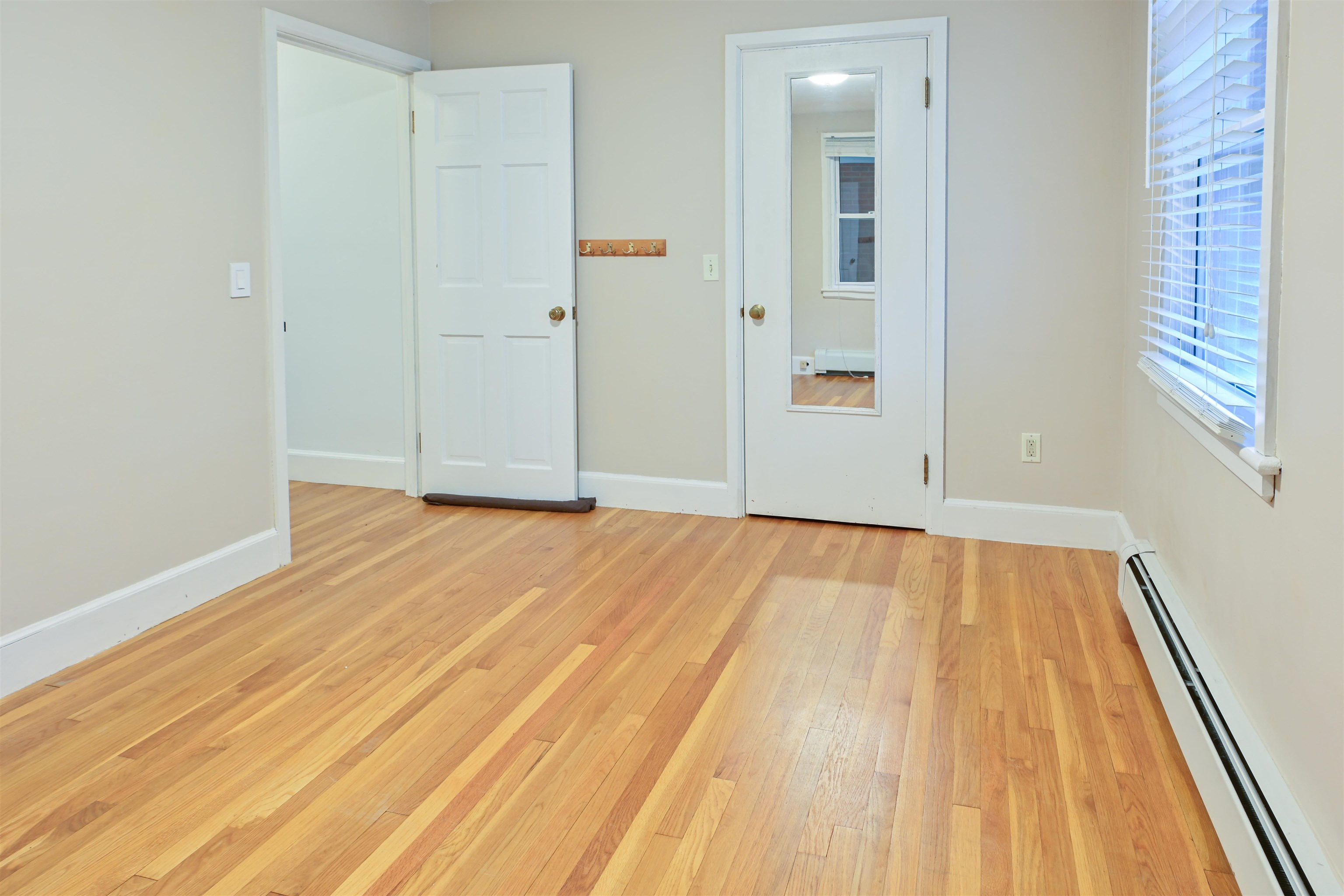 Second bedroom, with walk-up attic access 25924353