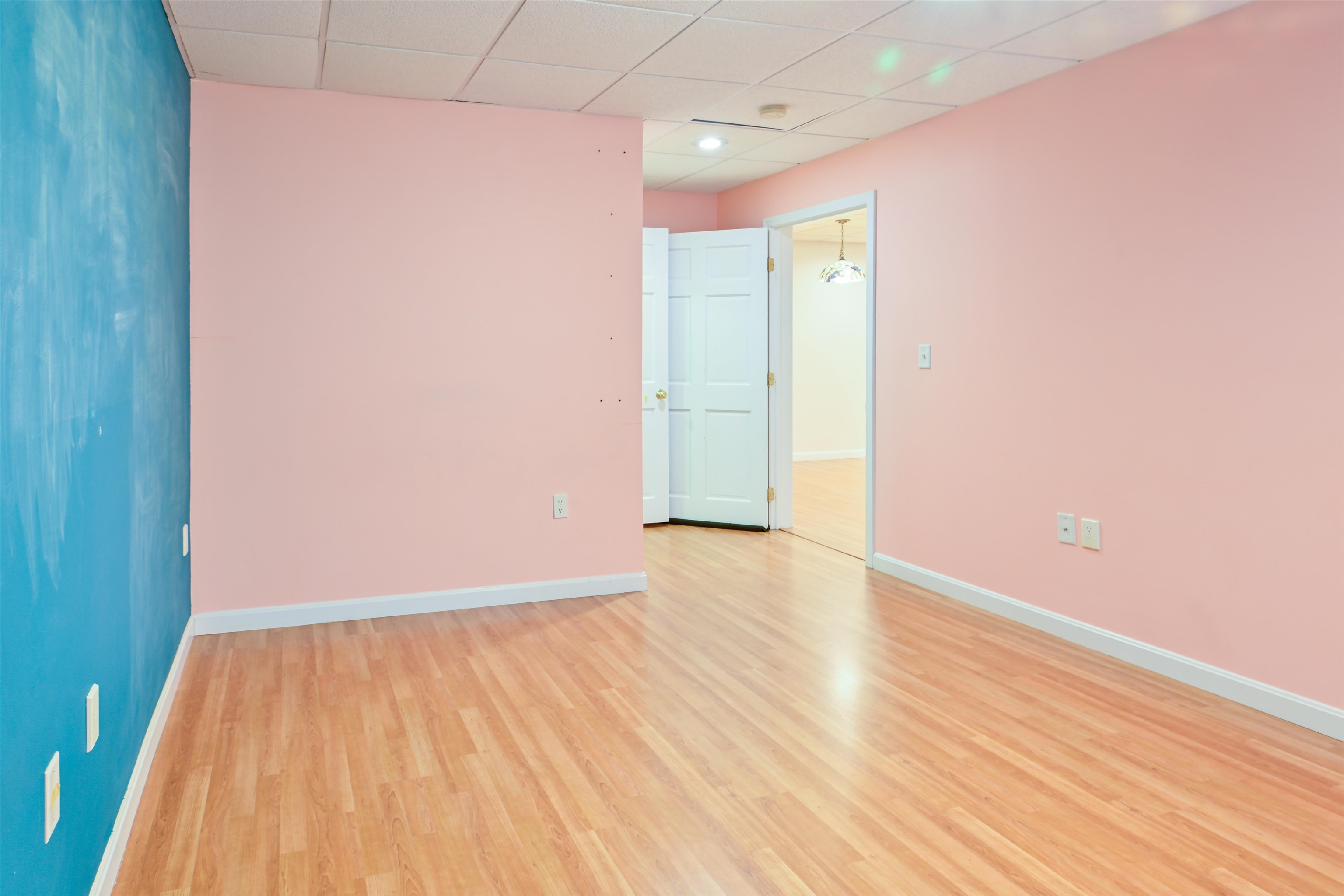 3rd bedroom with chalkboard wall 25924367