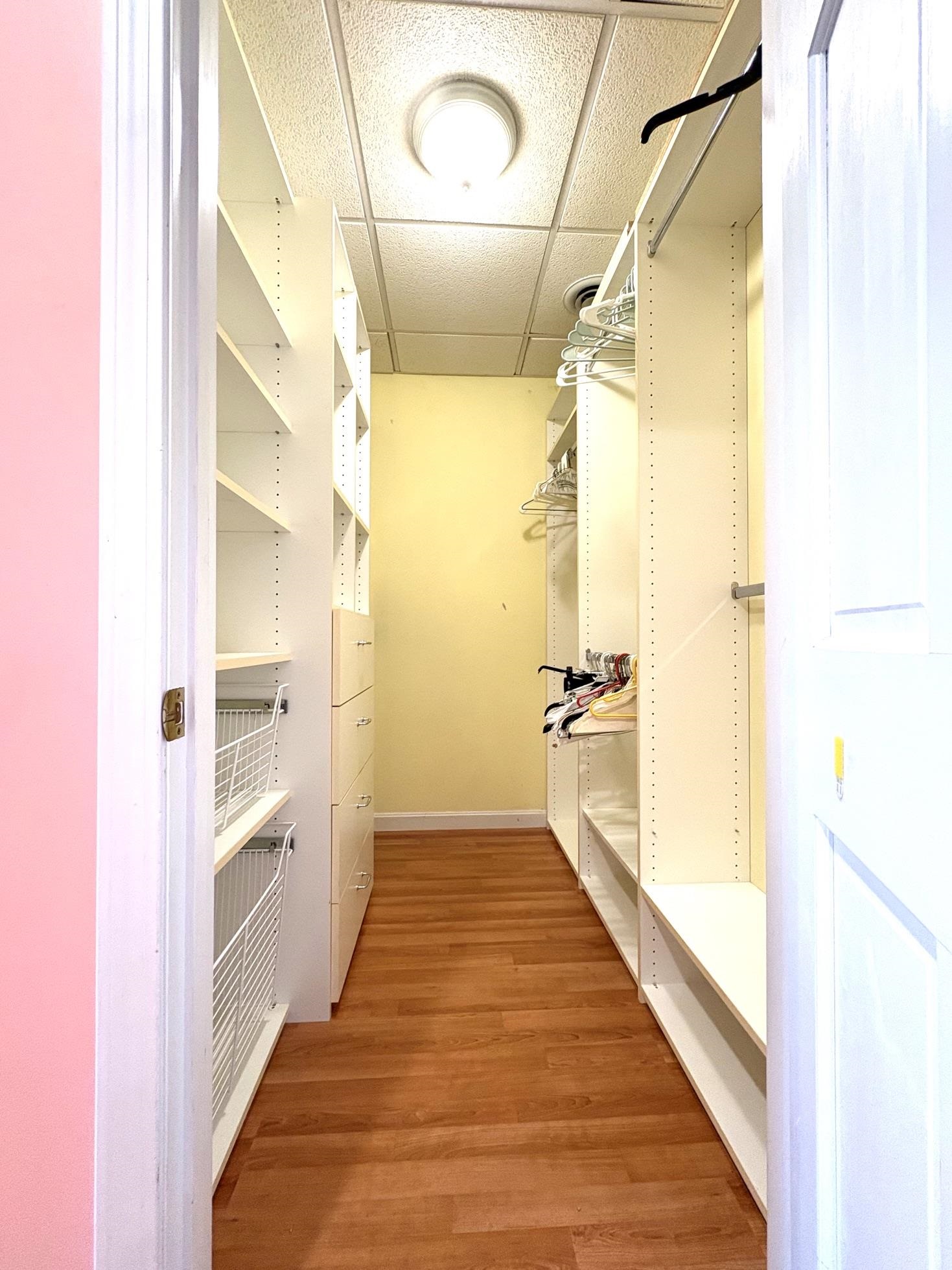 Walk-in closet for 3rd bedroom 25924383