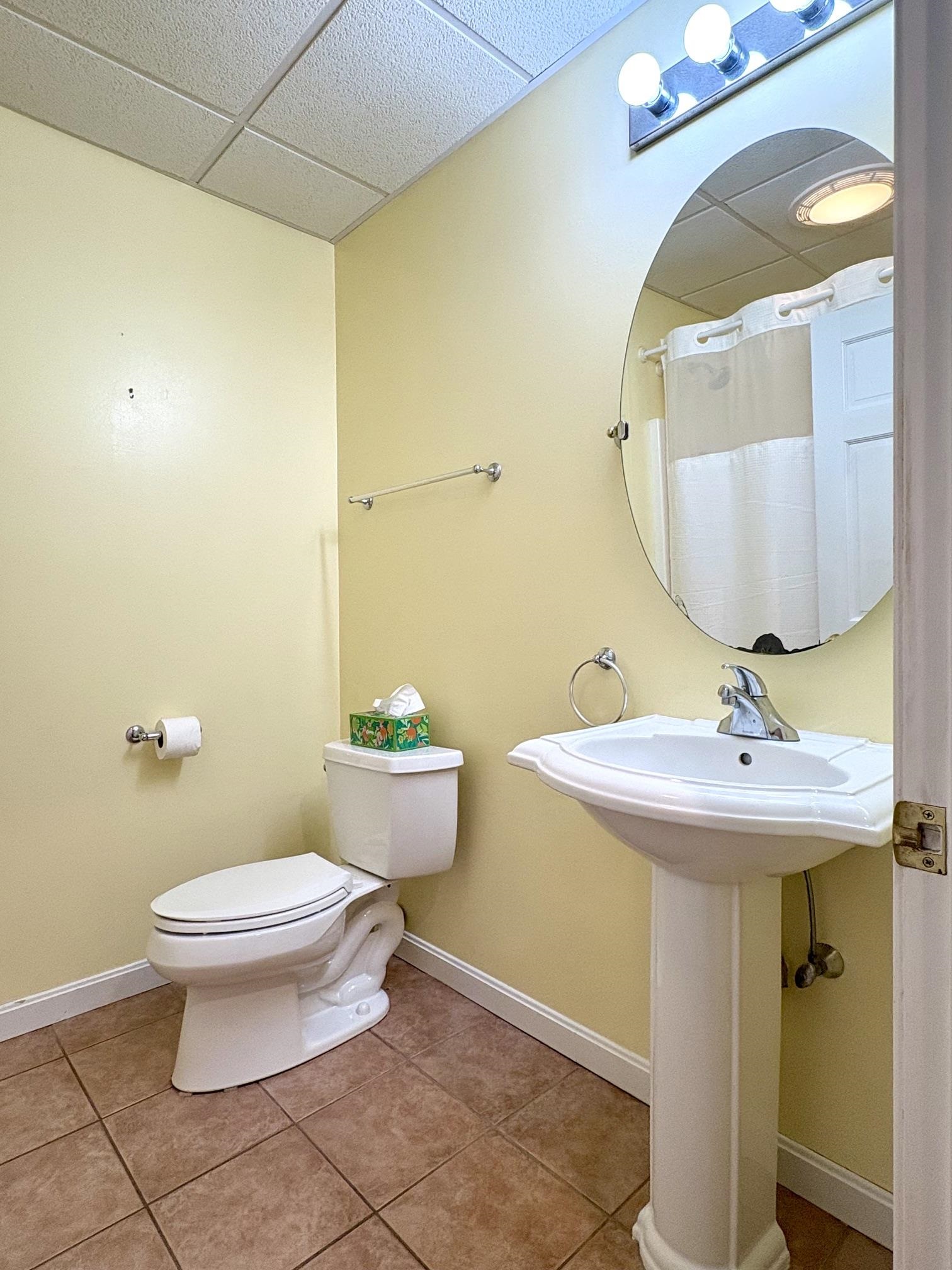 Full bath in basement 25924385