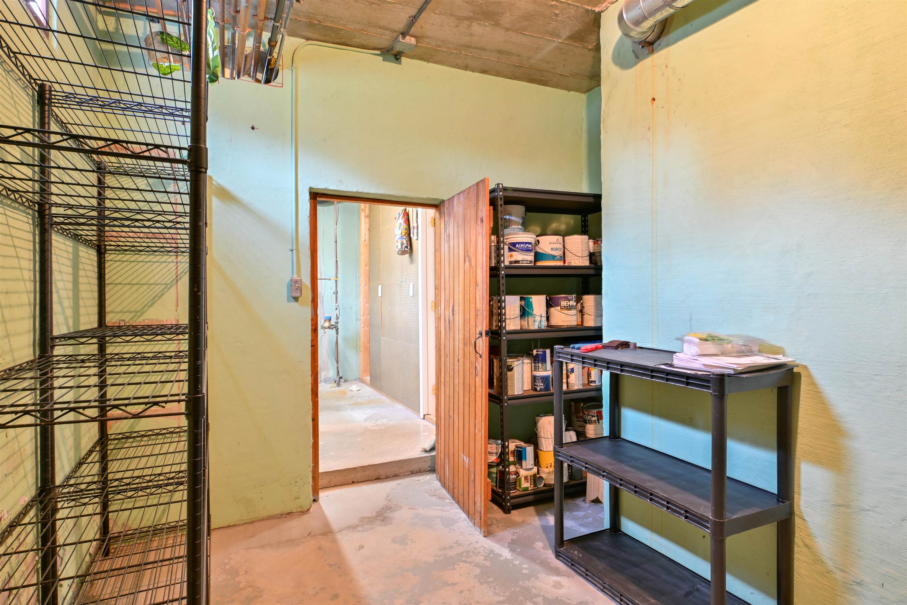 More storage in basement 25924392