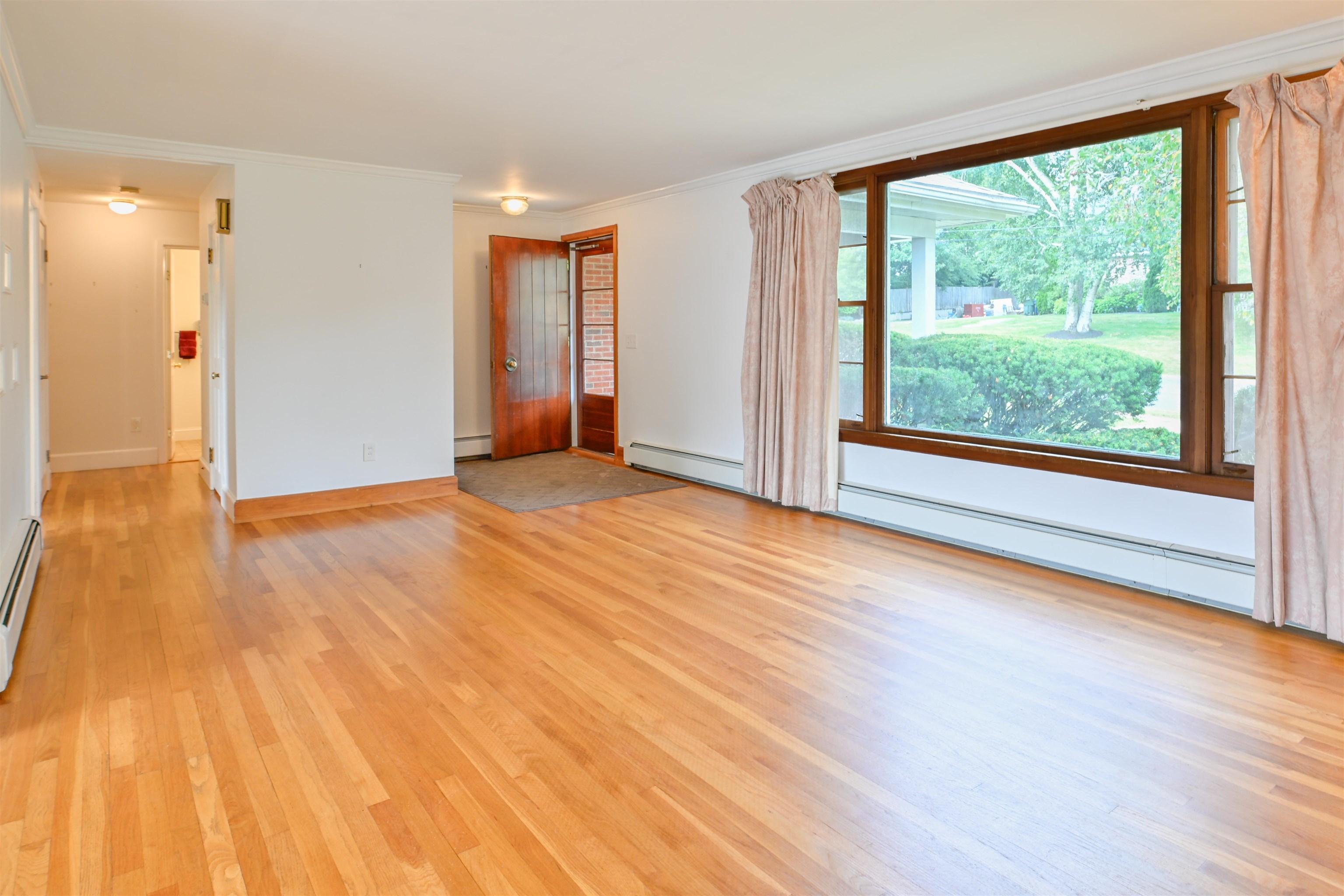 Hardwood floors through most of the first floor 25924331