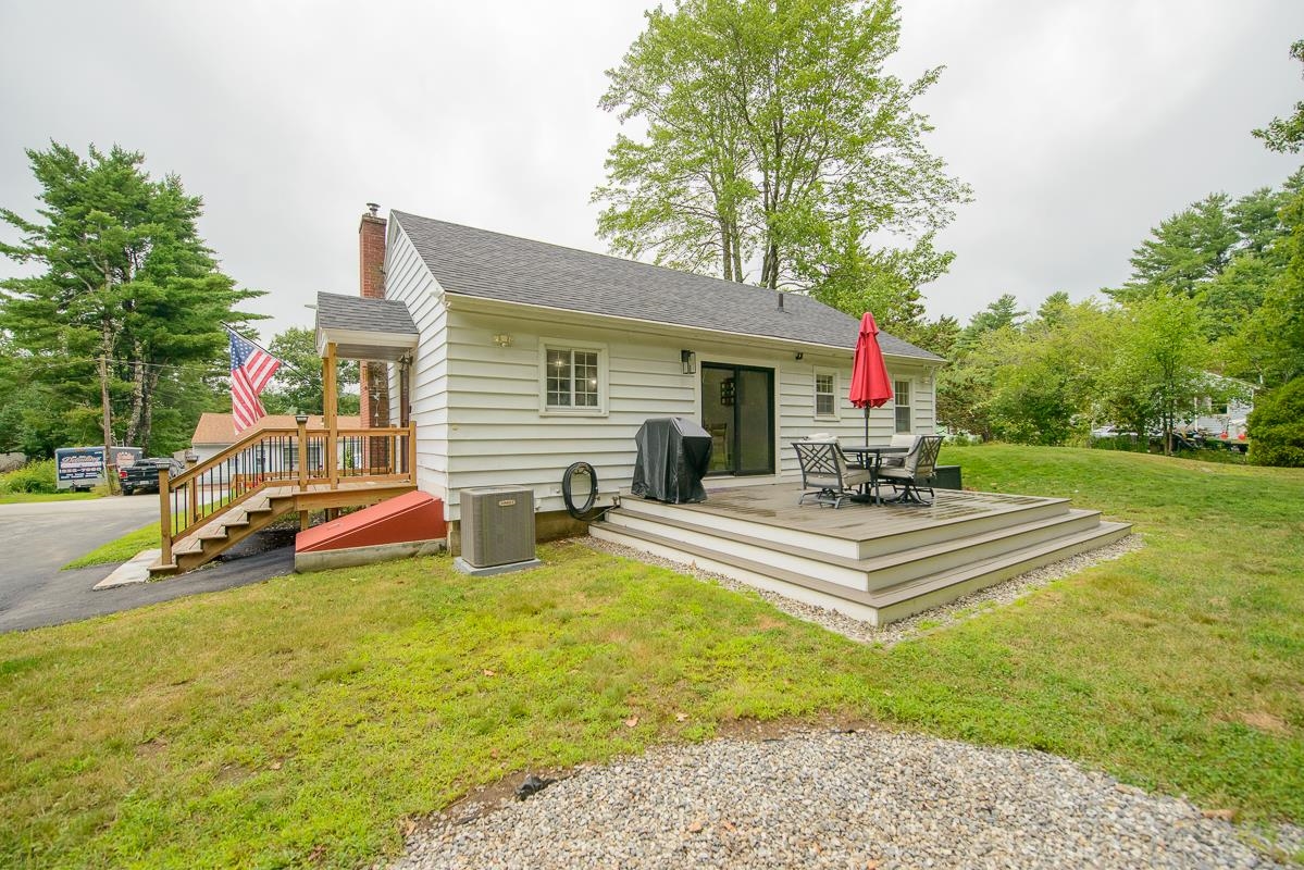 9 Laurel St, New Ipswich, NH 03071