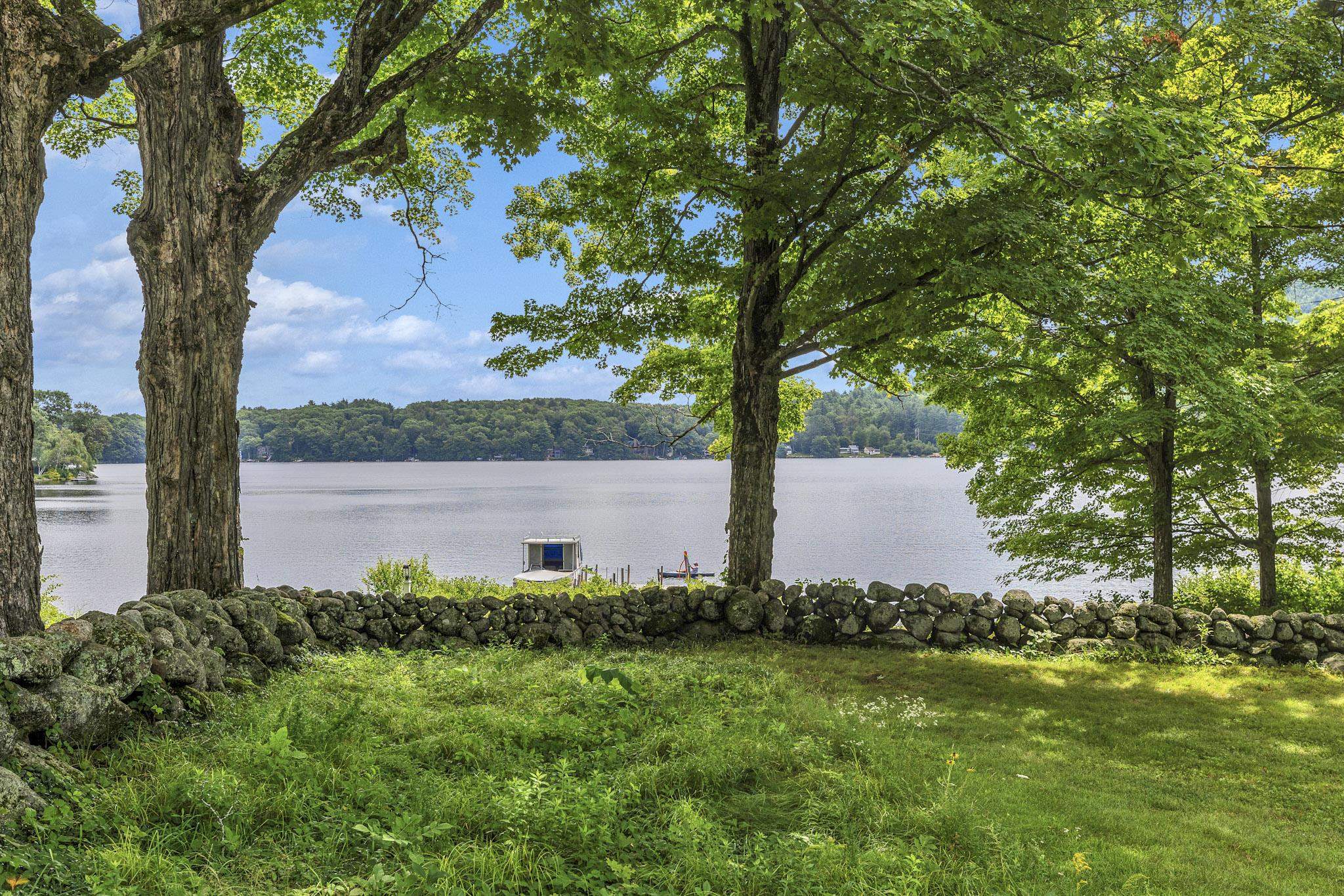 810 West Main St, Hillsborough, NH 03244