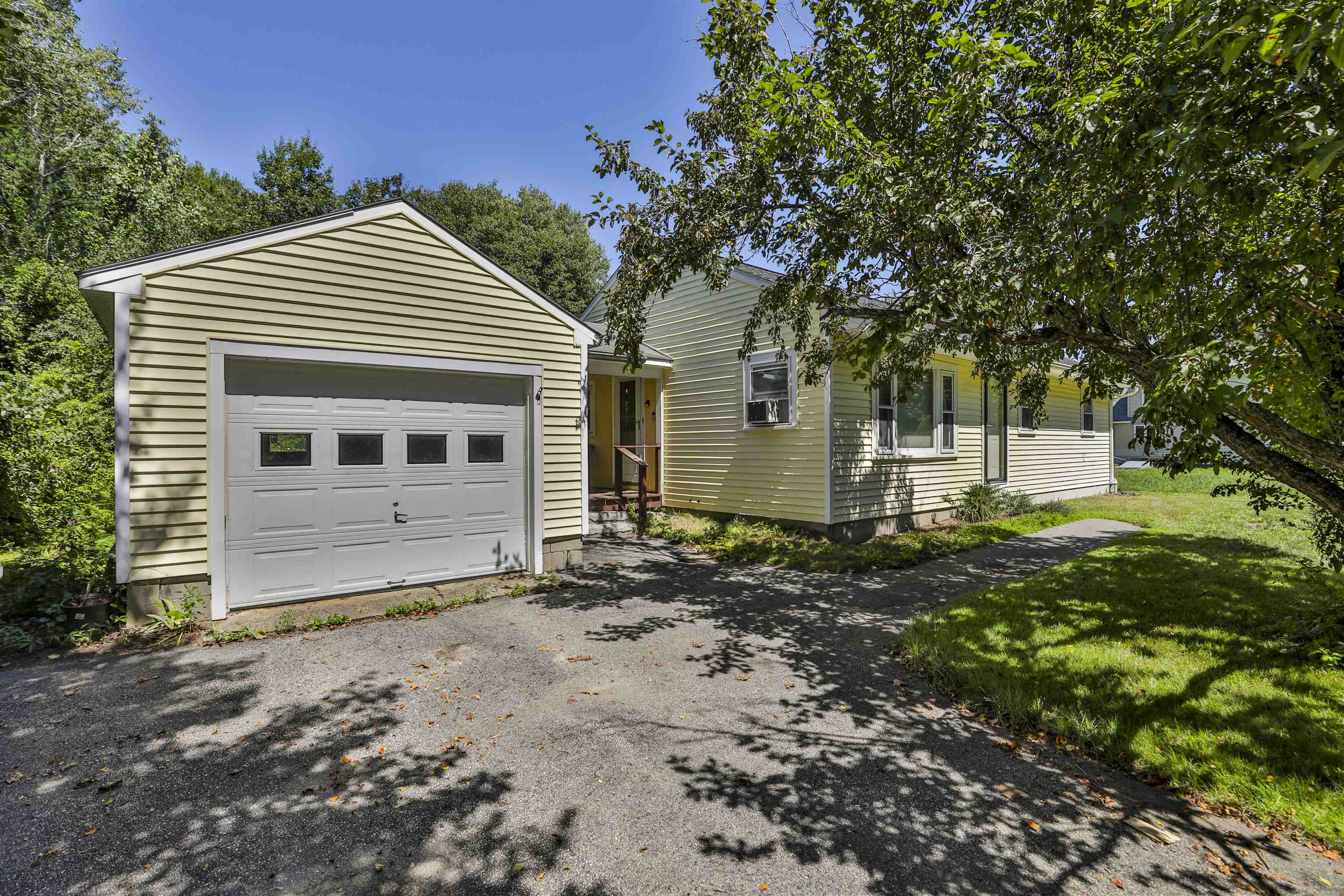 65 Cemetery St, Concord, NH 03301
