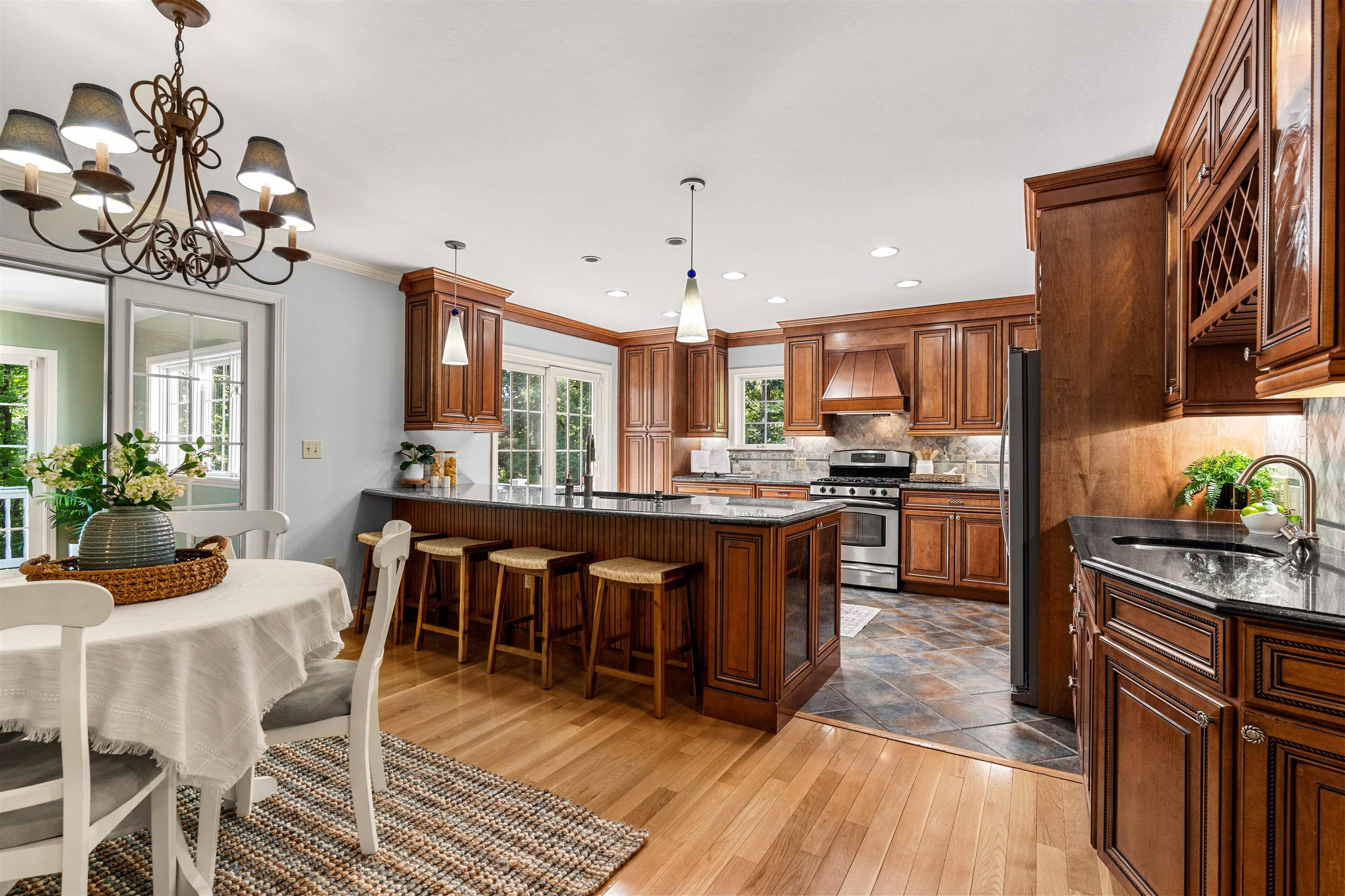 20 Hadley Rd, Merrimack, NH 03054