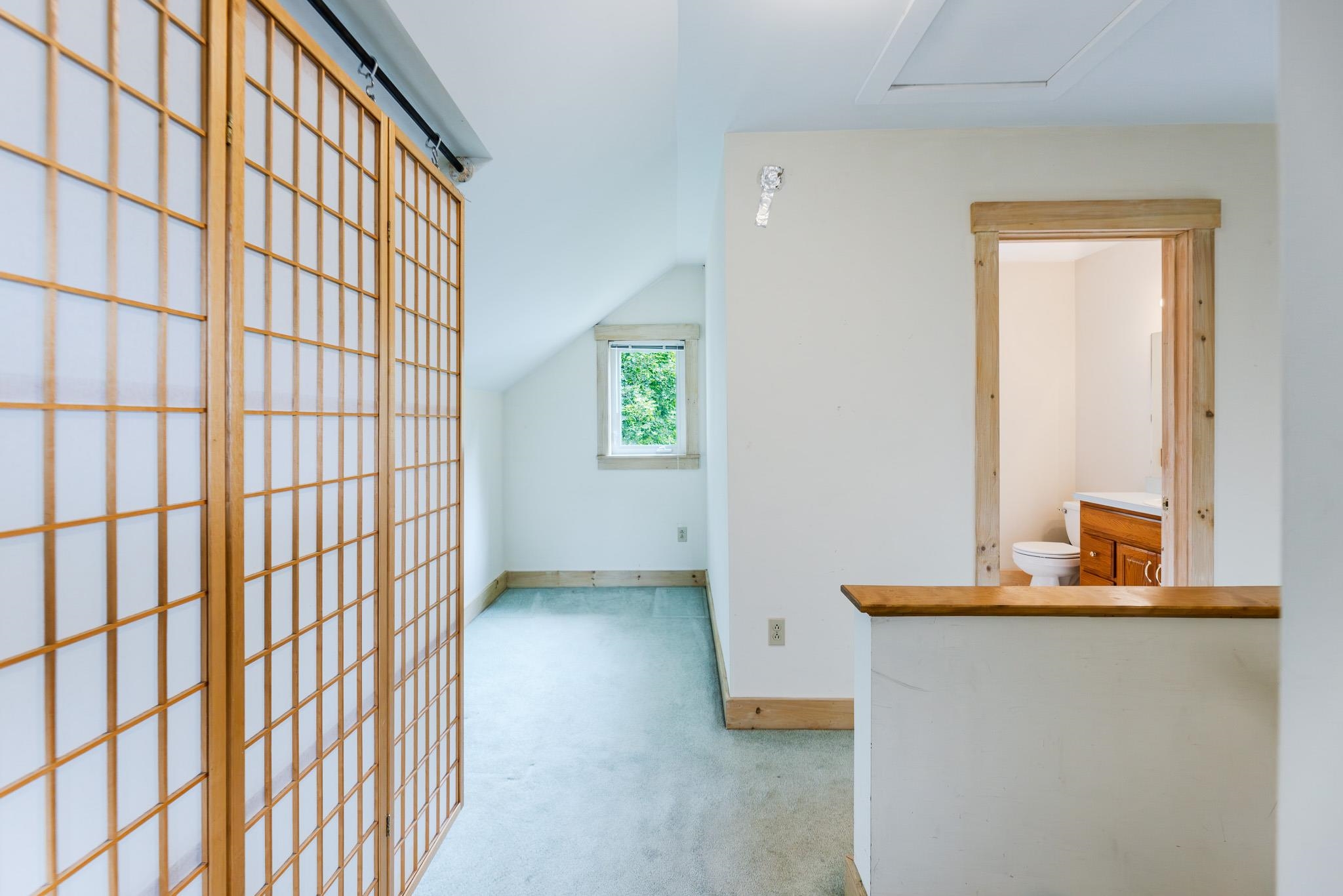 2nd floor hallway with computer nook 25911494