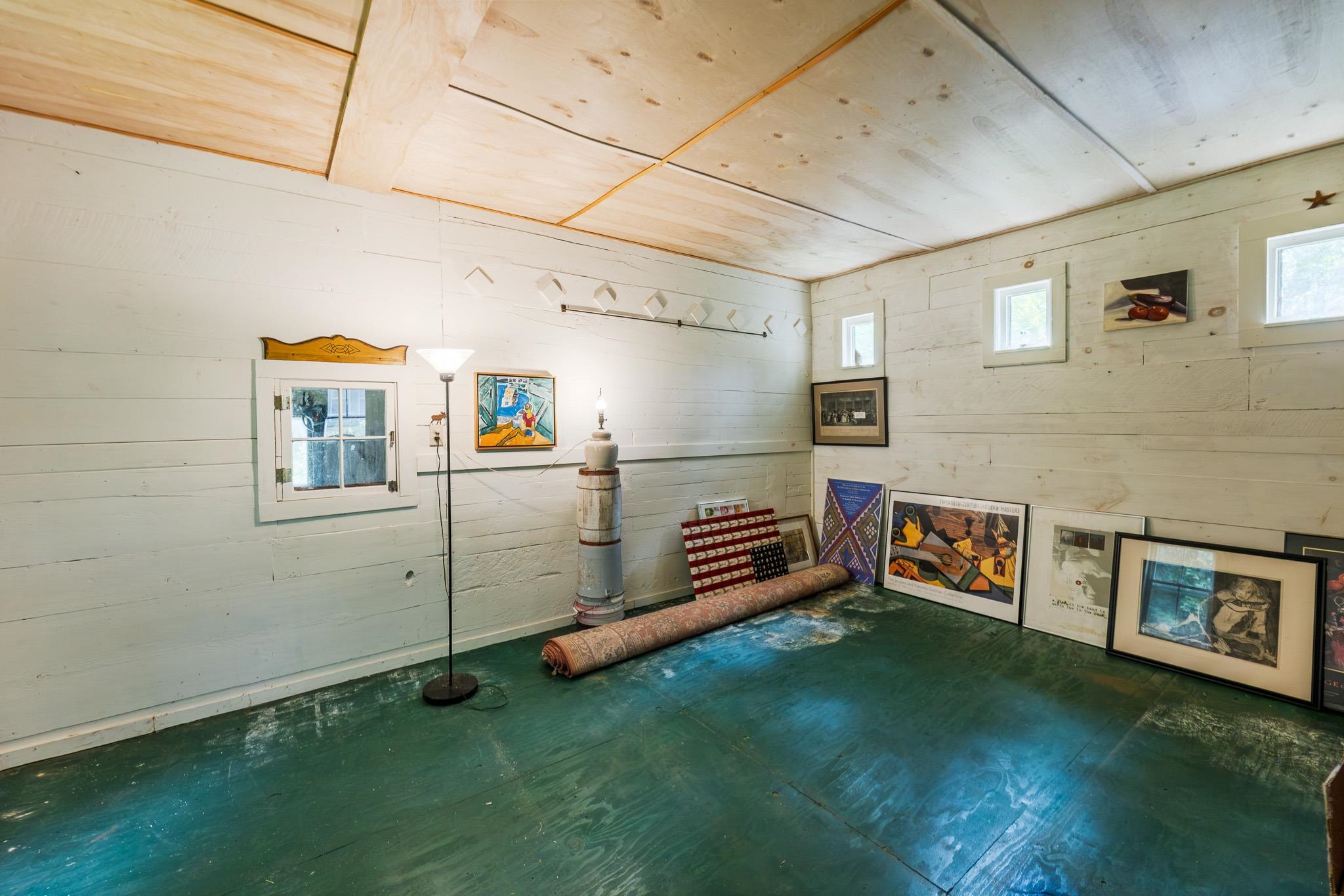 Art studio/office in barn/garage 25911518
