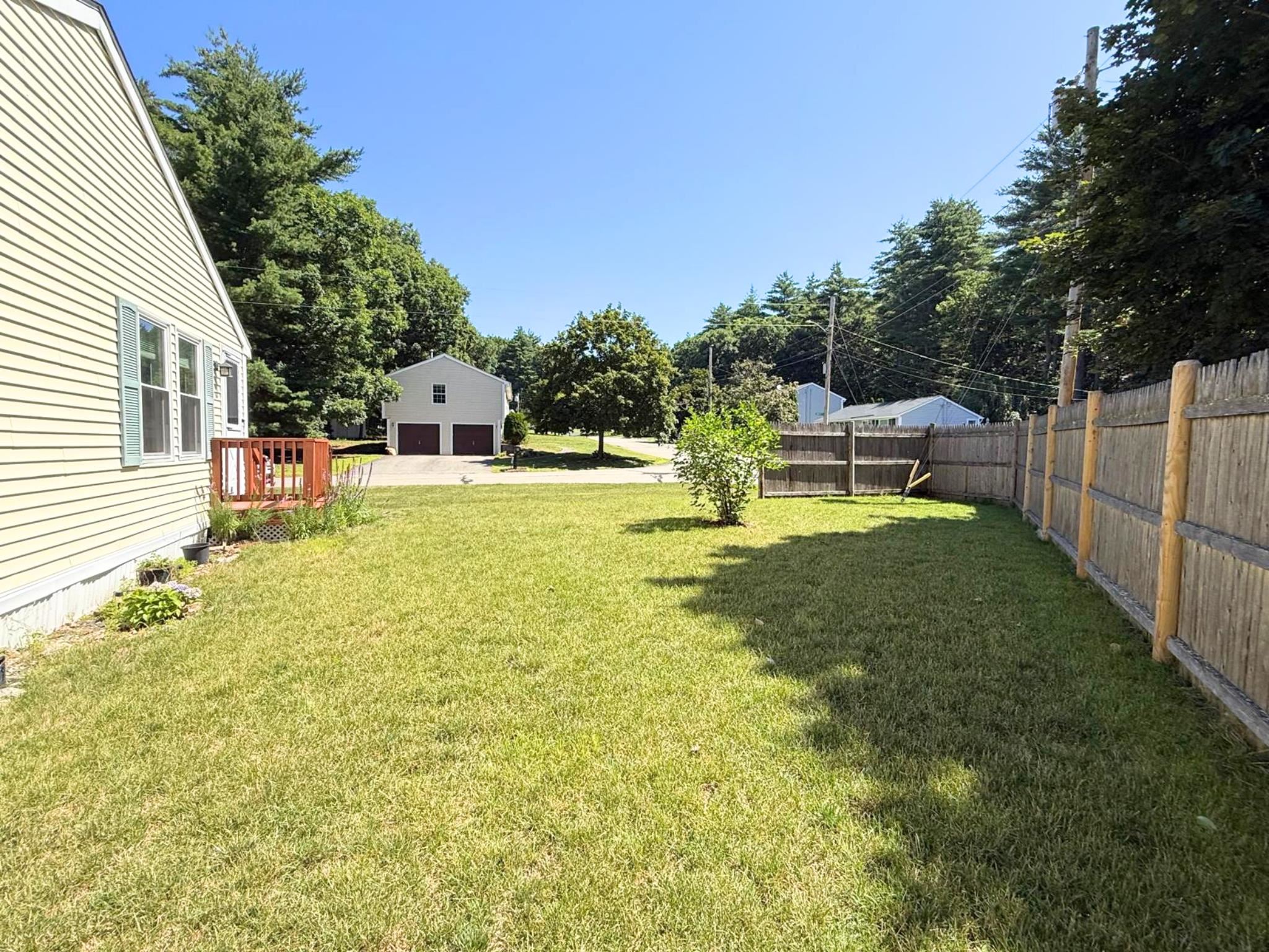 5 Santa Fe Rd, Nashua, NH 03062