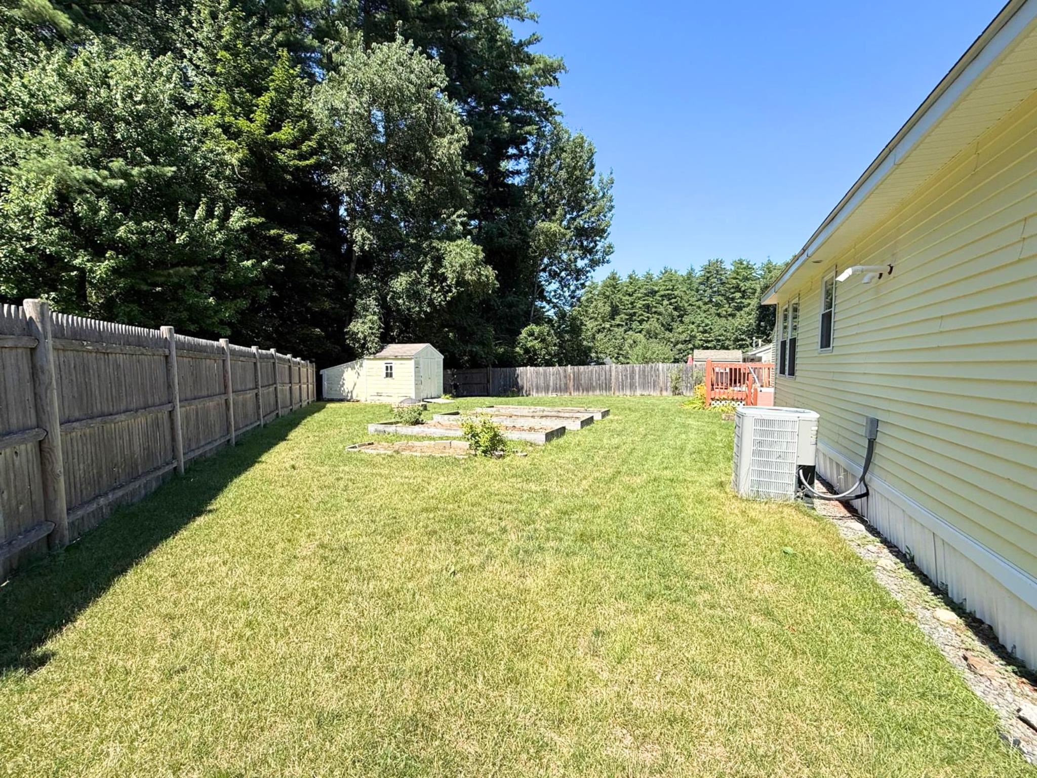 5 Santa Fe Rd, Nashua, NH 03062