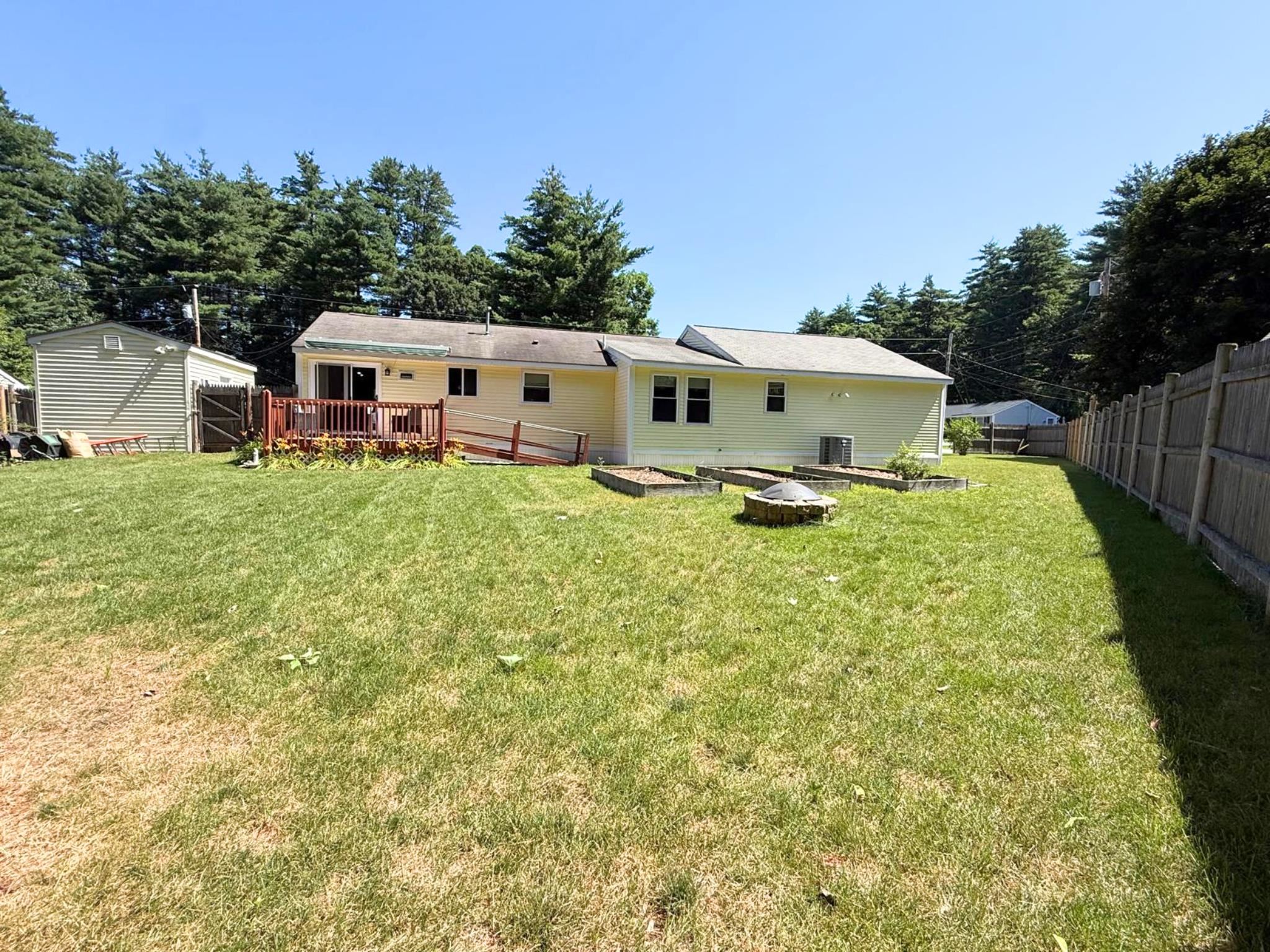 5 Santa Fe Rd, Nashua, NH 03062