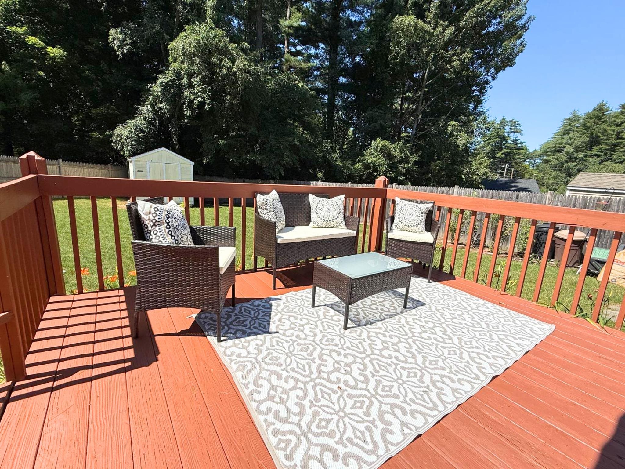 5 Santa Fe Rd, Nashua, NH 03062