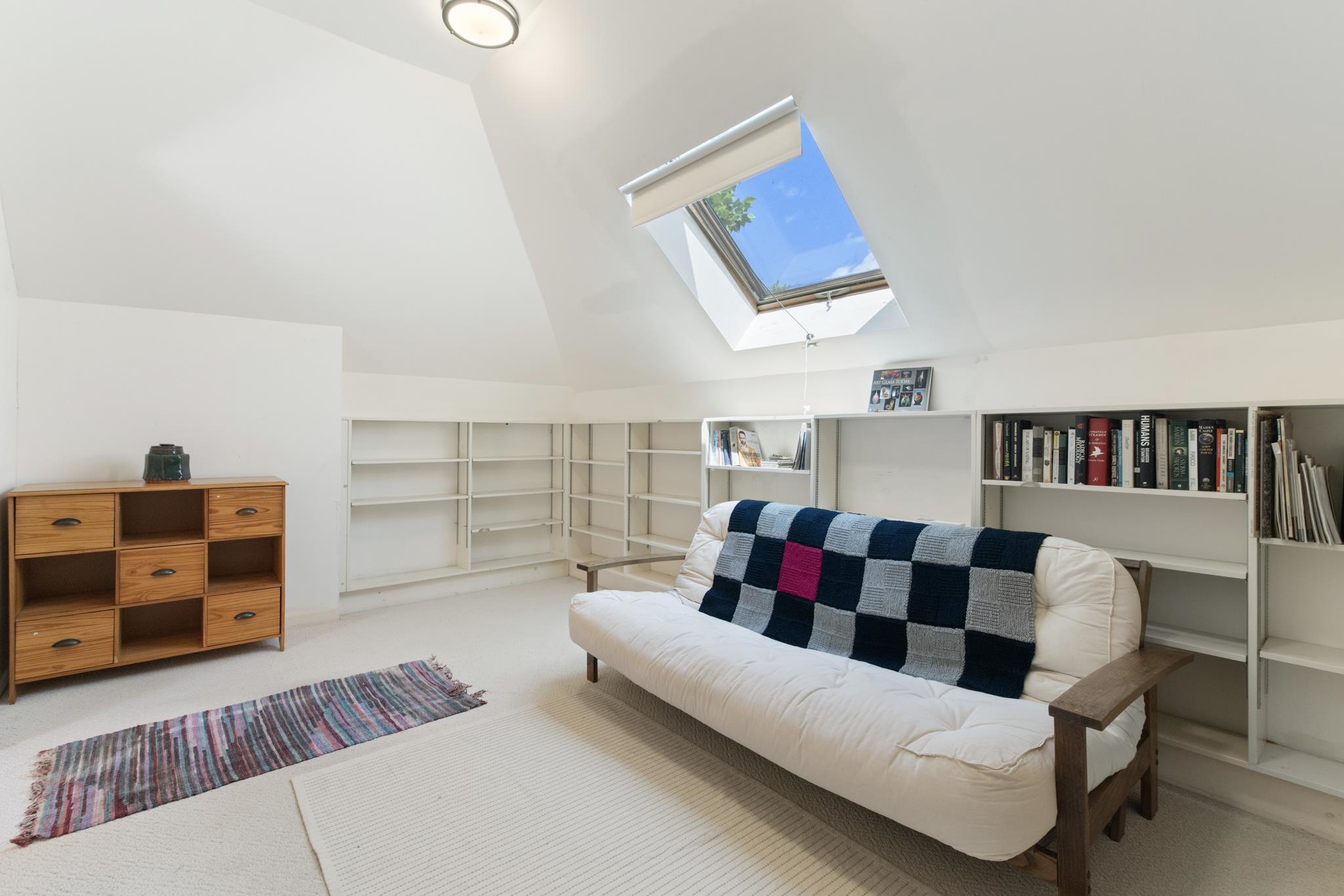 Bedroom 25872544