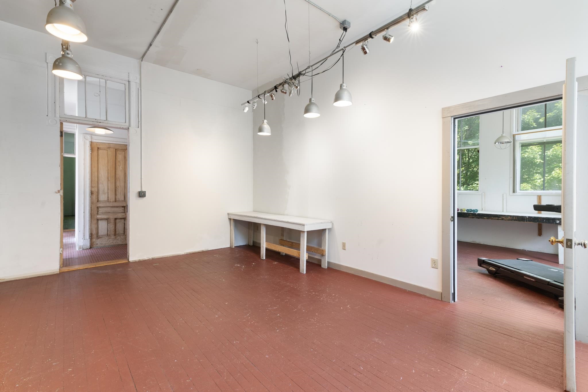 Studio 25872573
