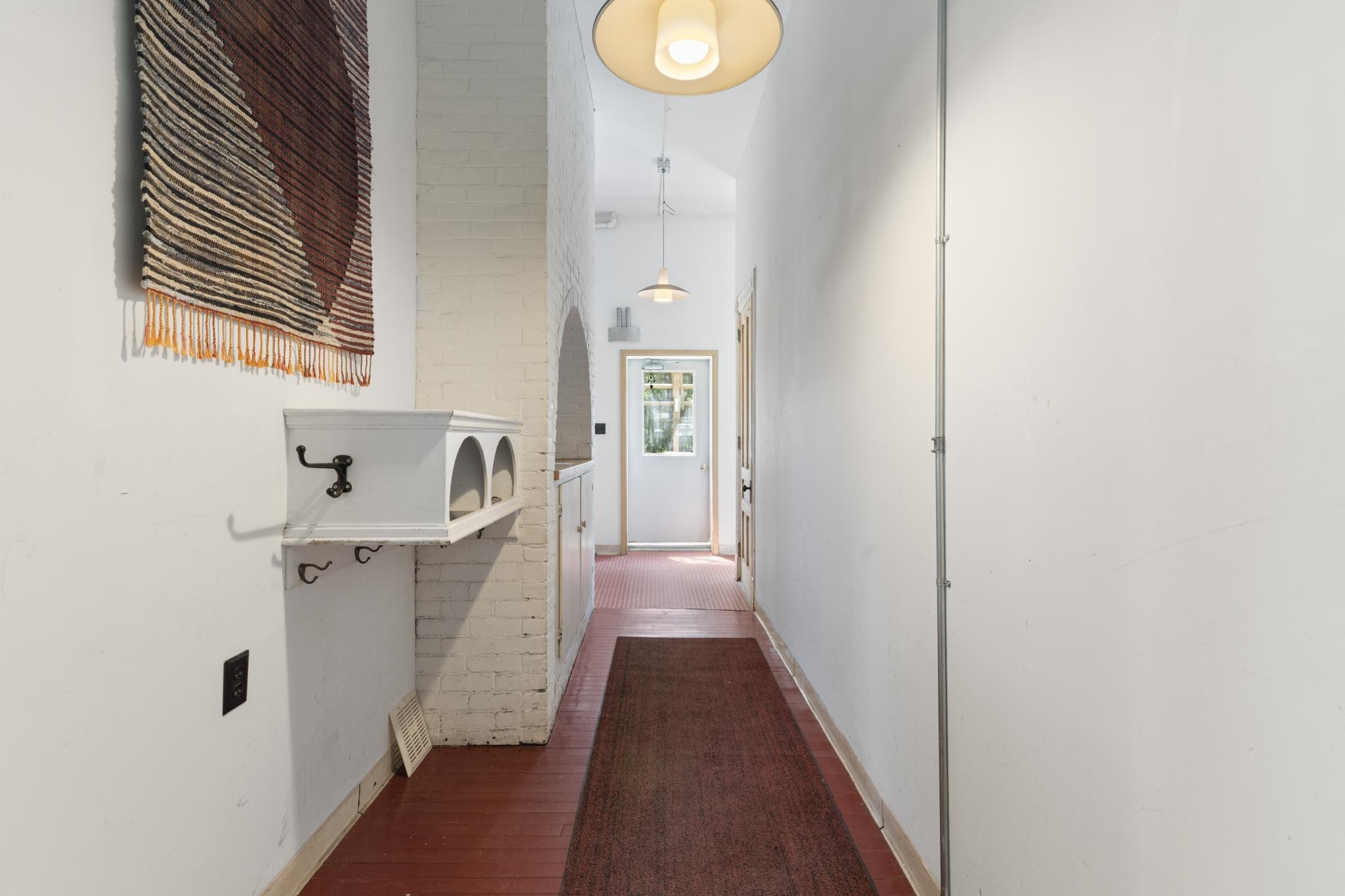 Hallway 25872578
