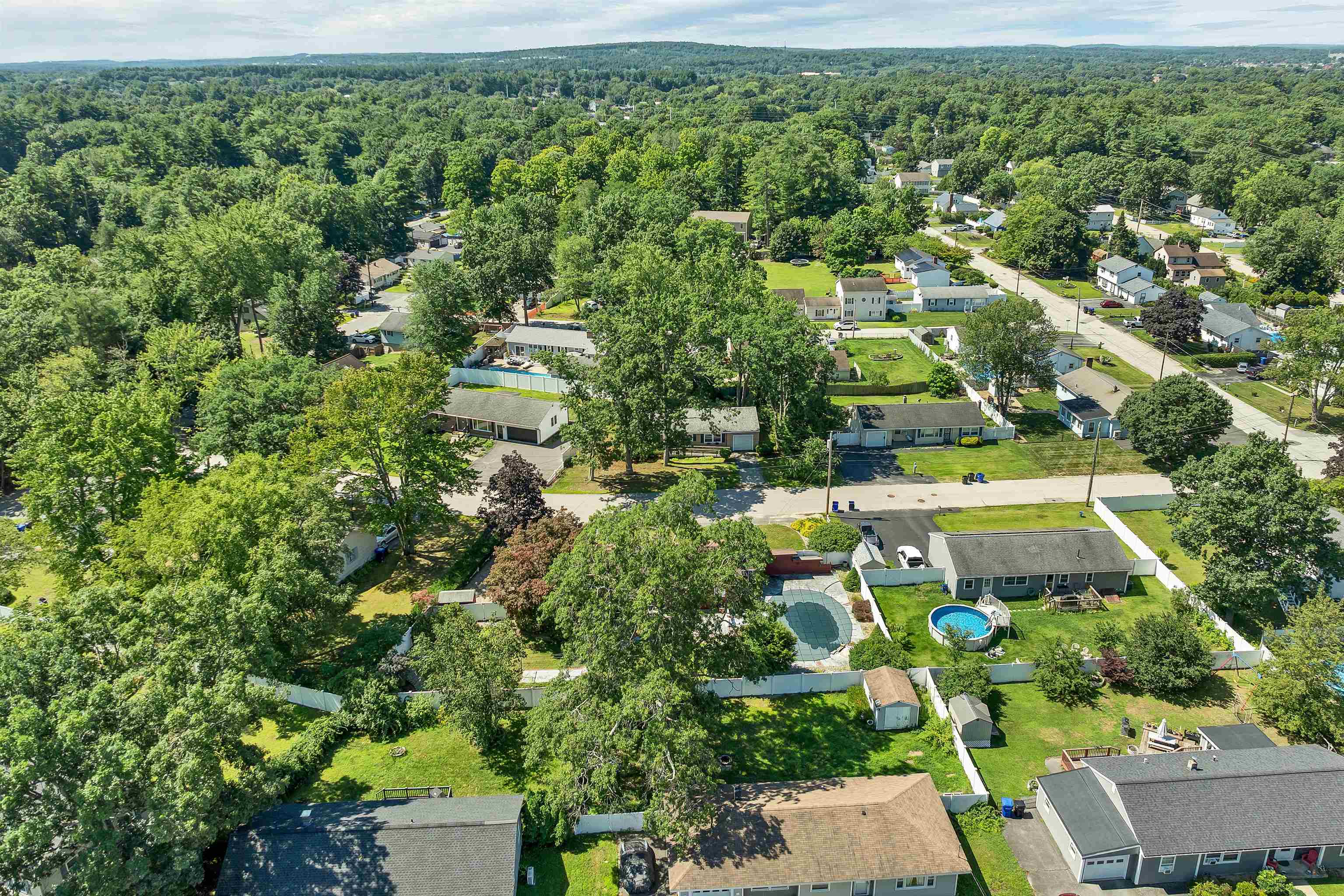 9 Bond St, Hudson, NH 03051