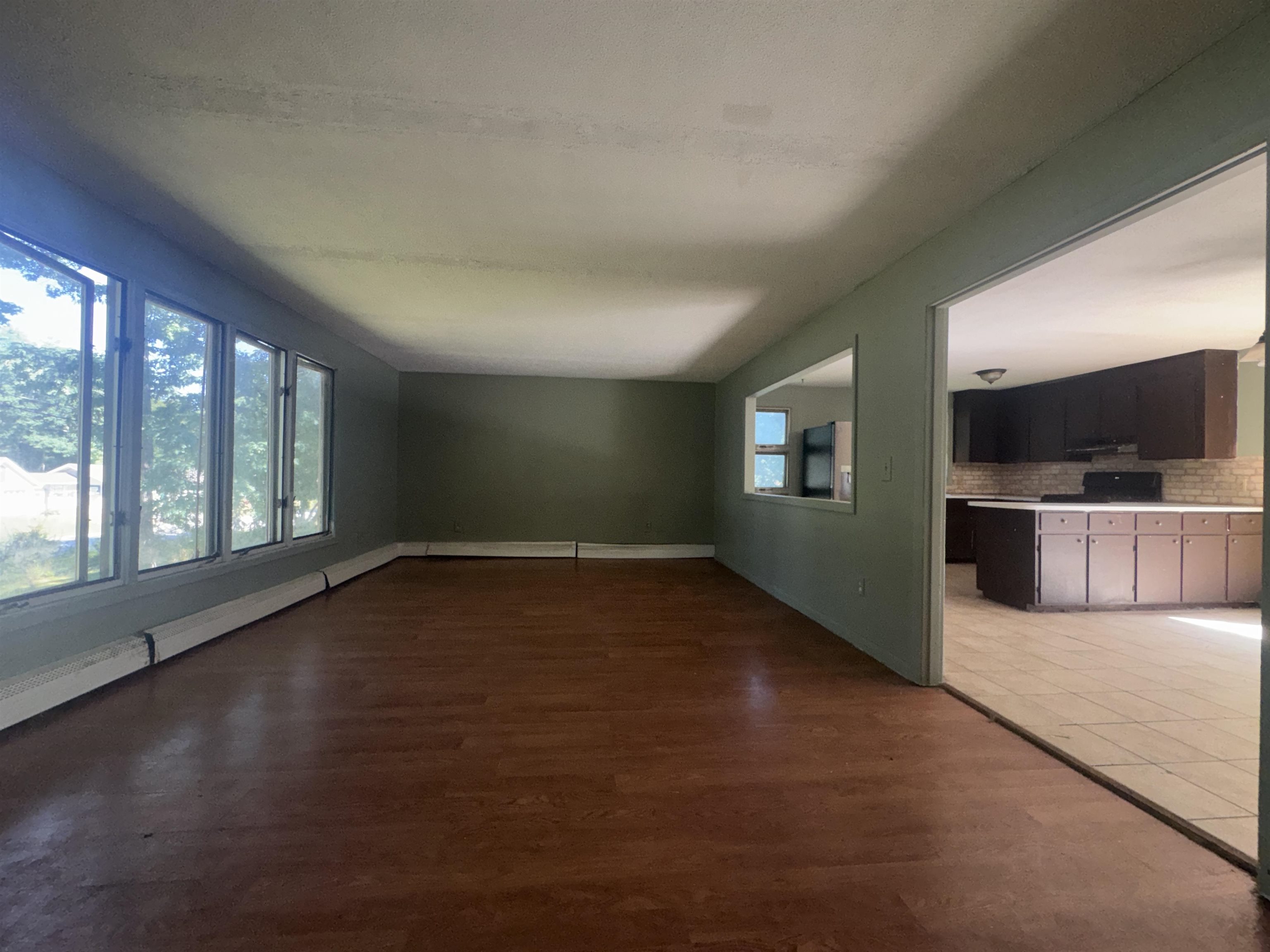 8 Lamson Dr, Merrimack, NH 03054