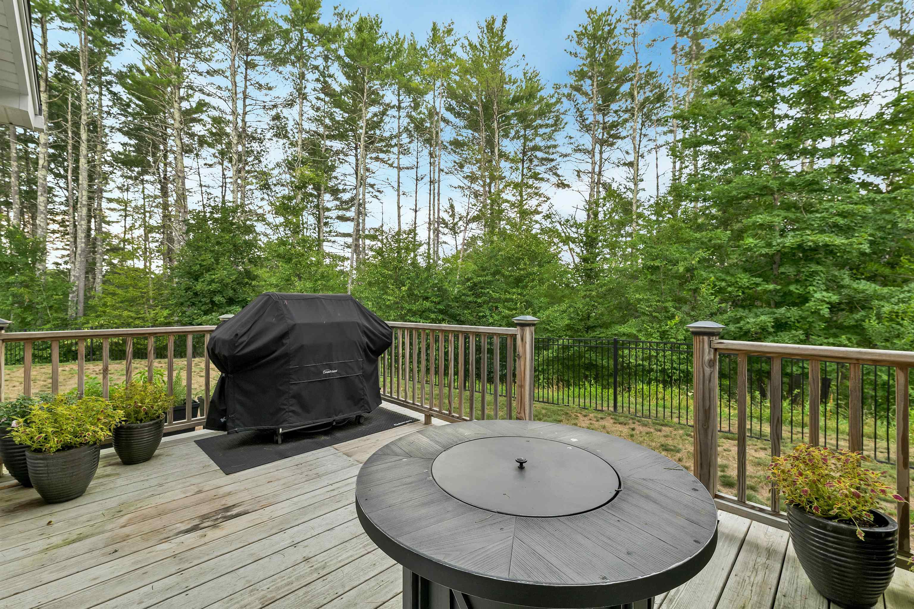 6 Boulder Dr, Newmarket, NH 03857