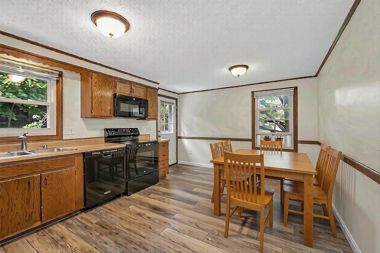 6 Alicia St, Somersworth, NH 03878