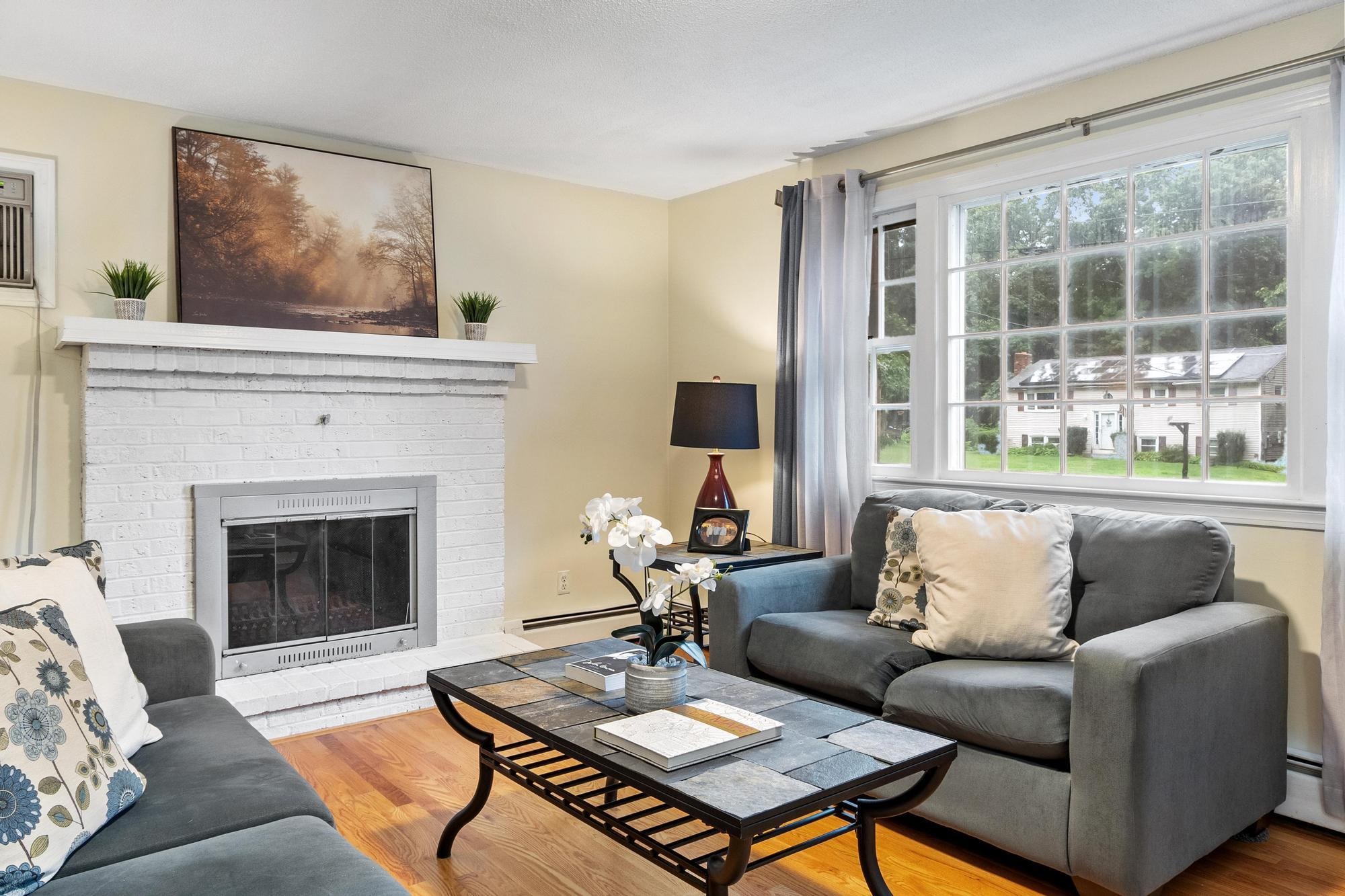 28 Brady Ave, Derry, NH 03038