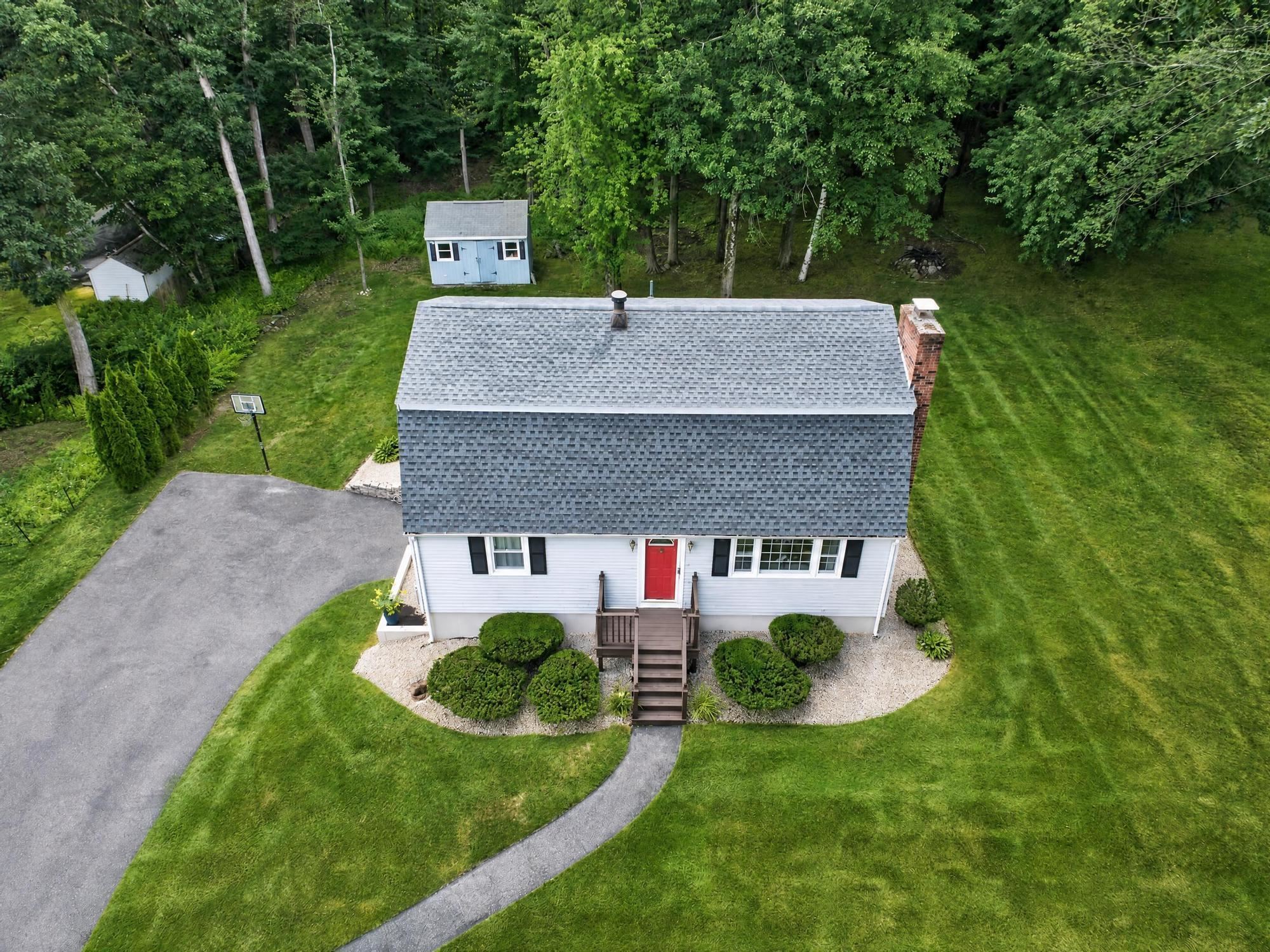 28 Brady Ave, Derry, NH 03038