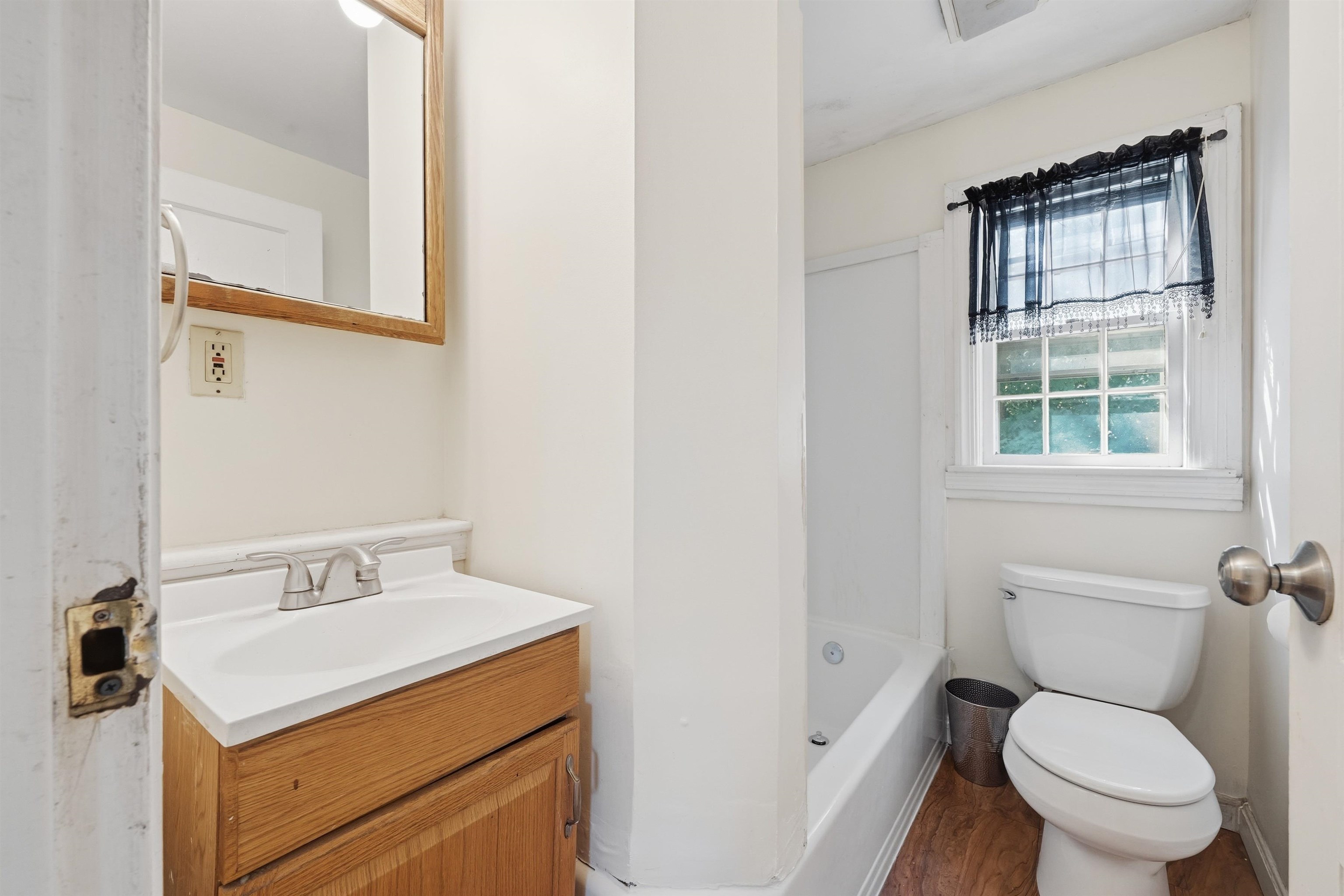 3 Harold St, Manchester, NH 03104